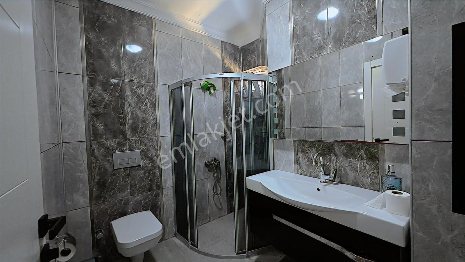 Kiriş'te Vatandaşlığa Uygun Havuzlu Sitede Satılık Villa - Görsel 27