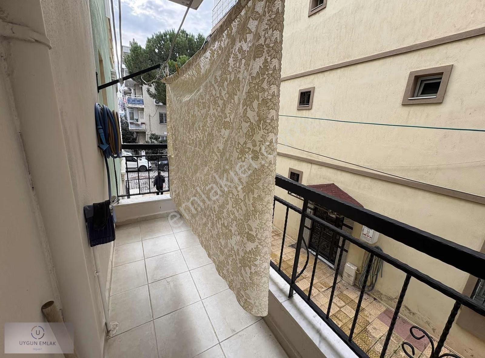 Buca İşçi Evleri Yiğitler Mah.'de 3+1 3 Cepheli Ara Kat Daire - Görsel 2