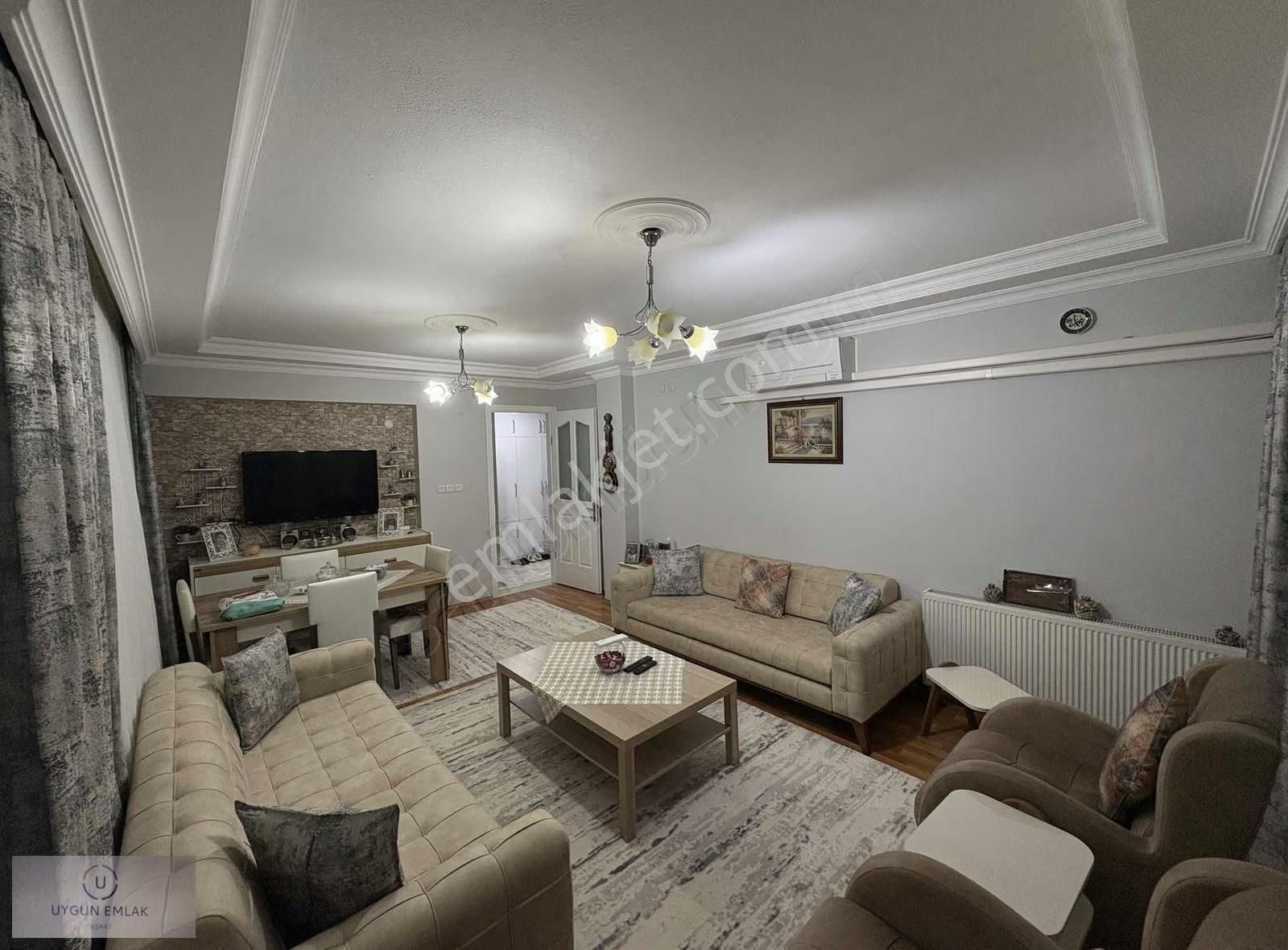 Buca İşçi Evleri Yiğitler Mah.'de 3+1 3 Cepheli Ara Kat Daire