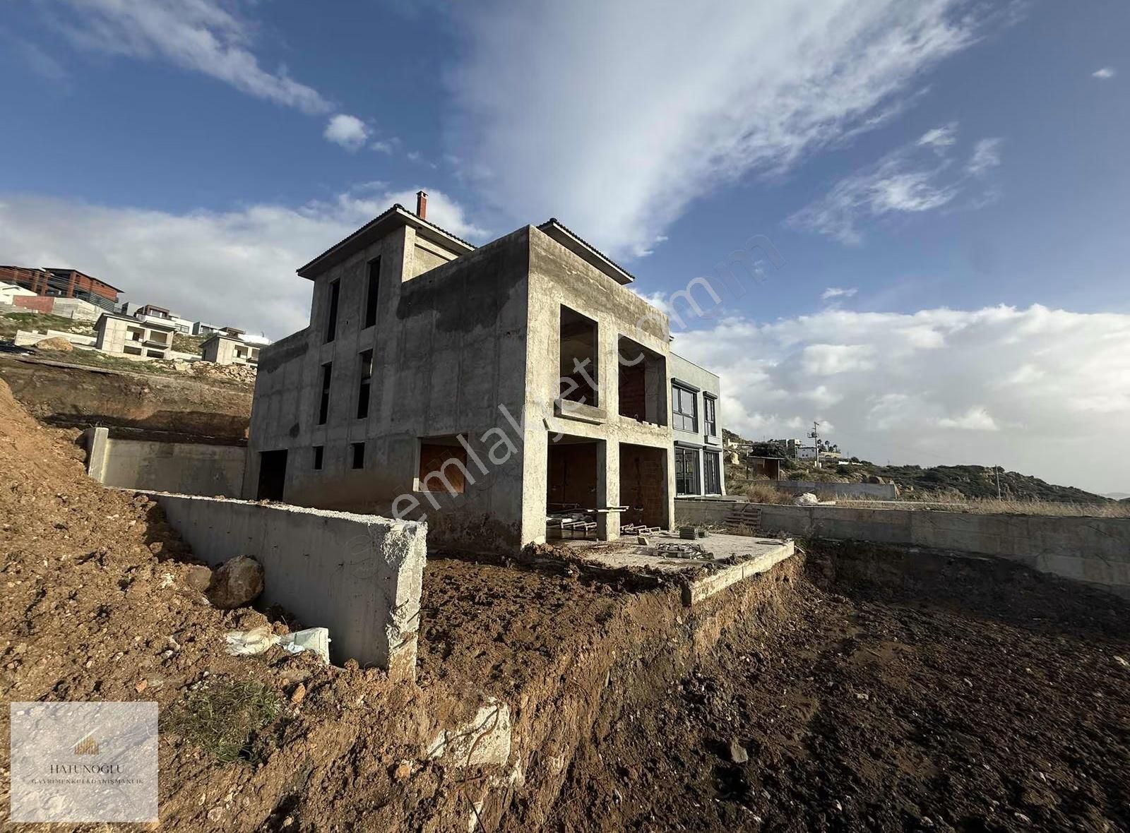 Hatunoğlu'ndan Satılık Foçaköy'de 7+1 Tripleks Villa - Görsel 6