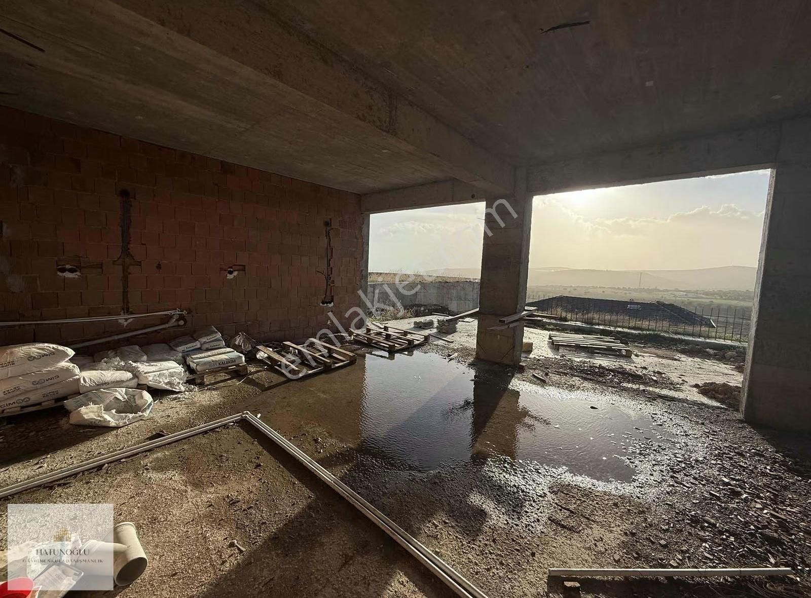 Hatunoğlu'ndan Satılık Foçaköy'de 7+1 Tripleks Villa - Görsel 7