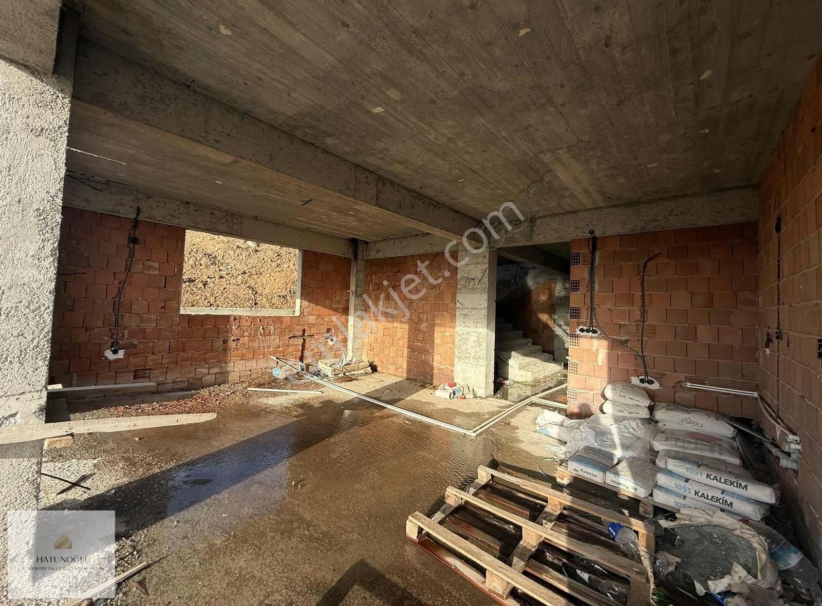 Hatunoğlu'ndan Satılık Foçaköy'de 7+1 Tripleks Villa - Görsel 9