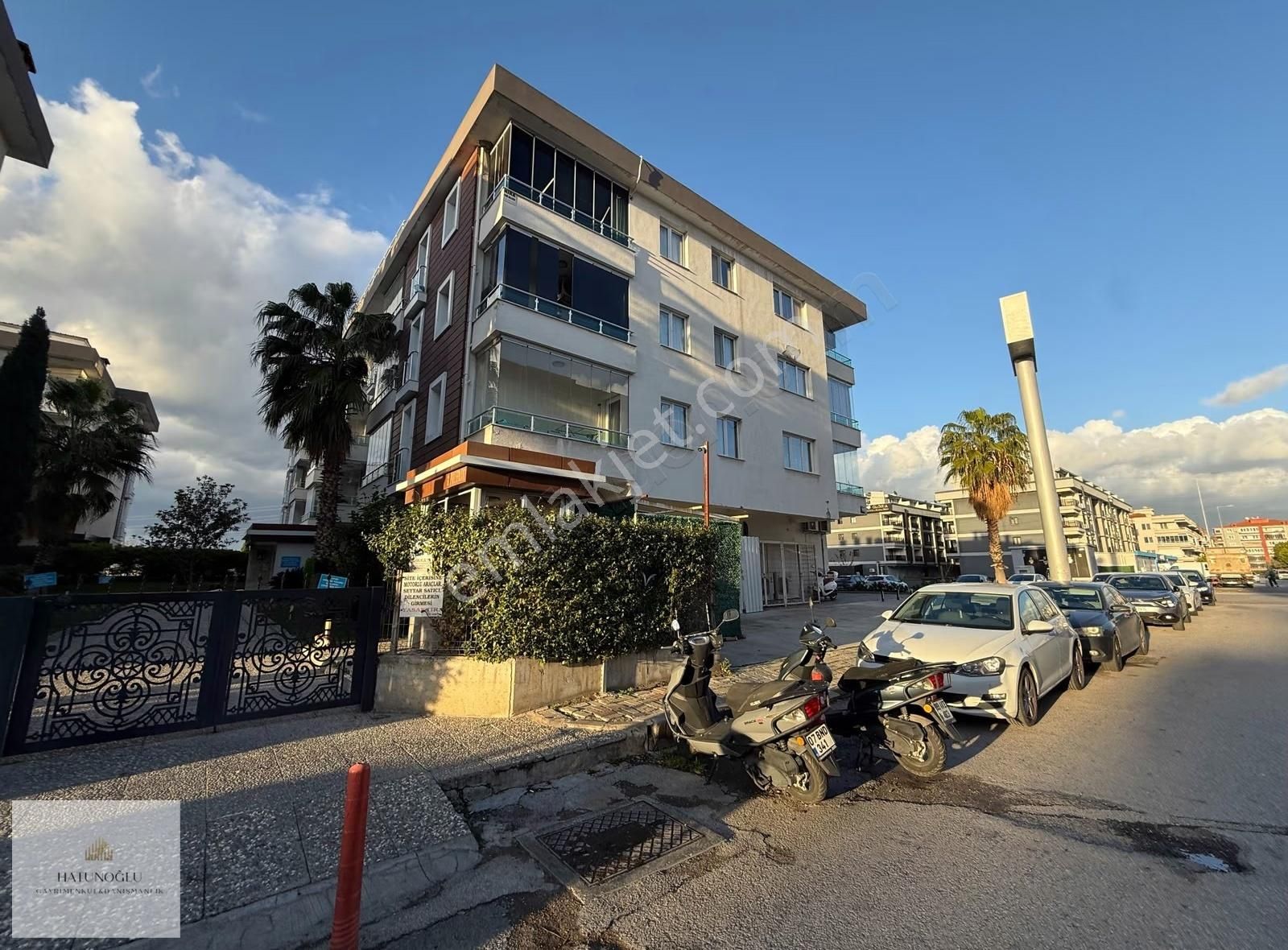 Hatunoğlu'ndan Satılık Sn Life Sitesinde 1+1 Daire