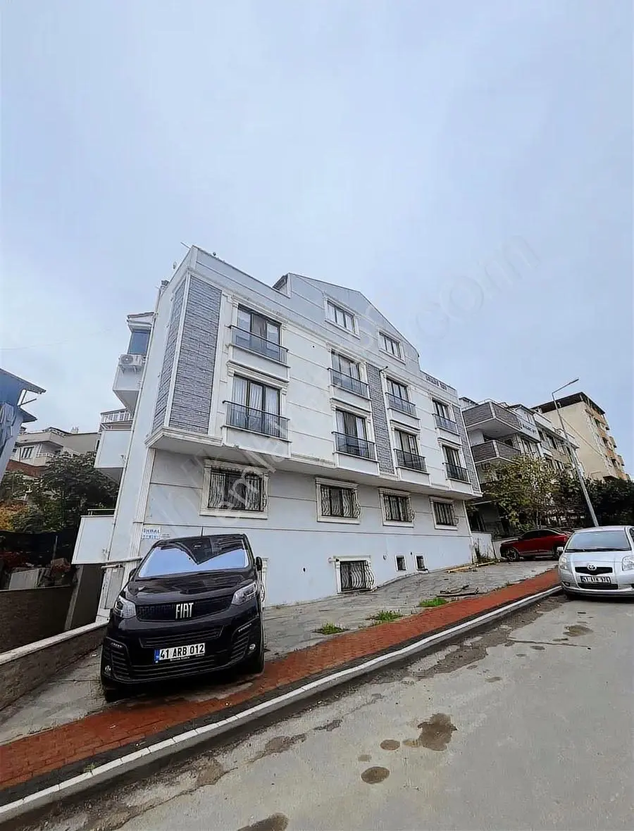 Barış Mah. Tünel Üstü Vadi Manzaralı 3+1 120 Mt2 Satılık Daire