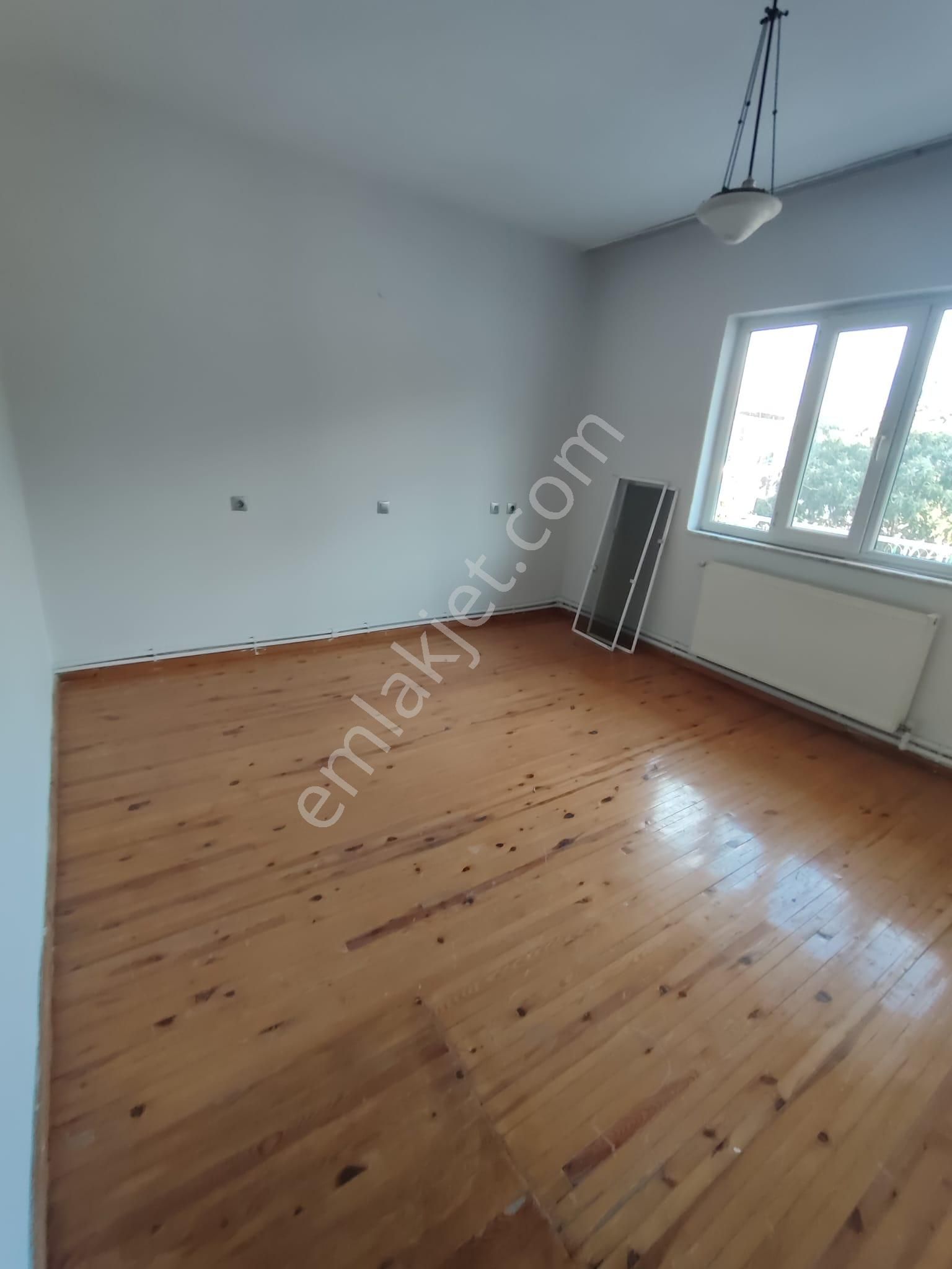 Kaan Emlaktan Kınıklı Bursa Caddesine Yakın Arakat 3+1 Öncephe Depozitosuz Daire - Görsel 9