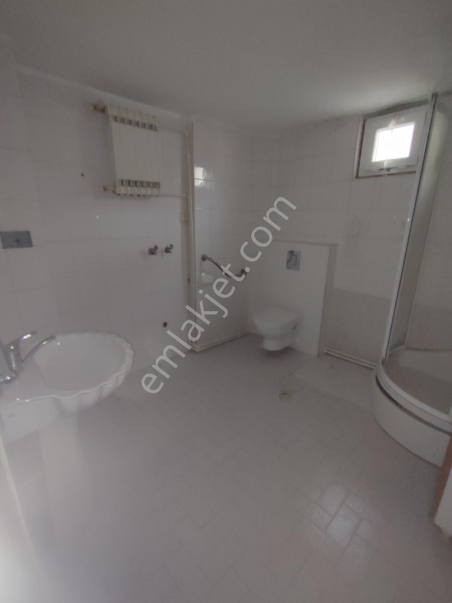 Kaan Emlaktan Kınıklı Bursa Caddesine Yakın Arakat 3+1 Öncephe Depozitosuz Daire - Görsel 8