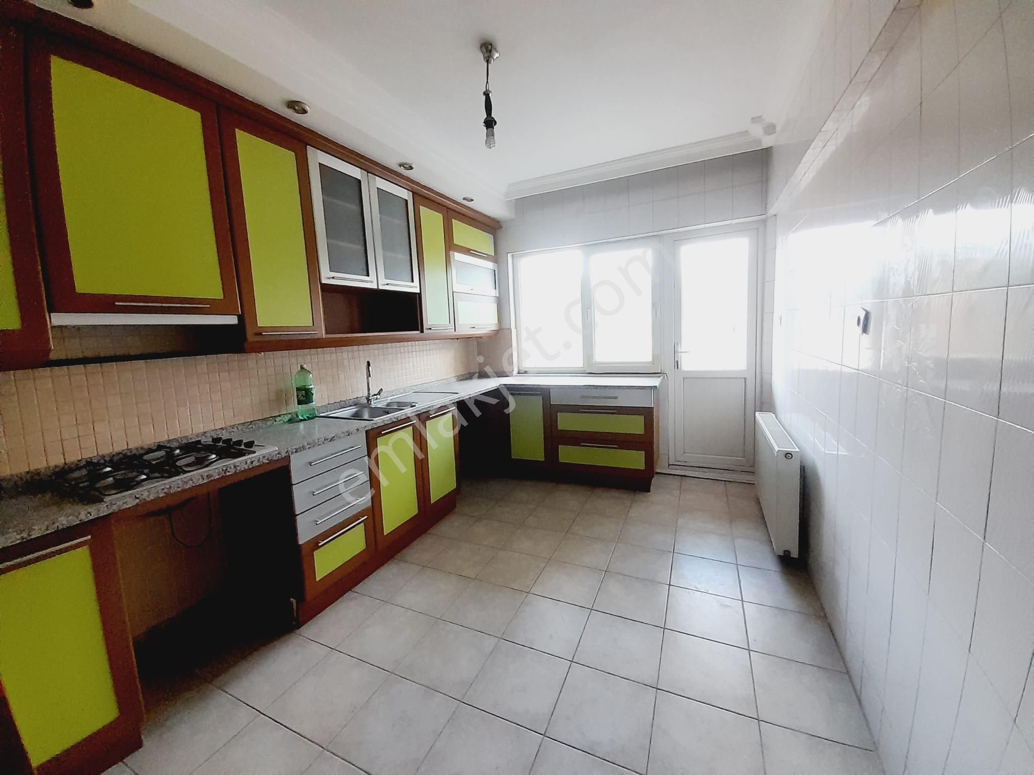 Kaan Emlaktan Kınıklı Bursa Caddesine Yakın Arakat 3+1 Öncephe Depozitosuz Daire