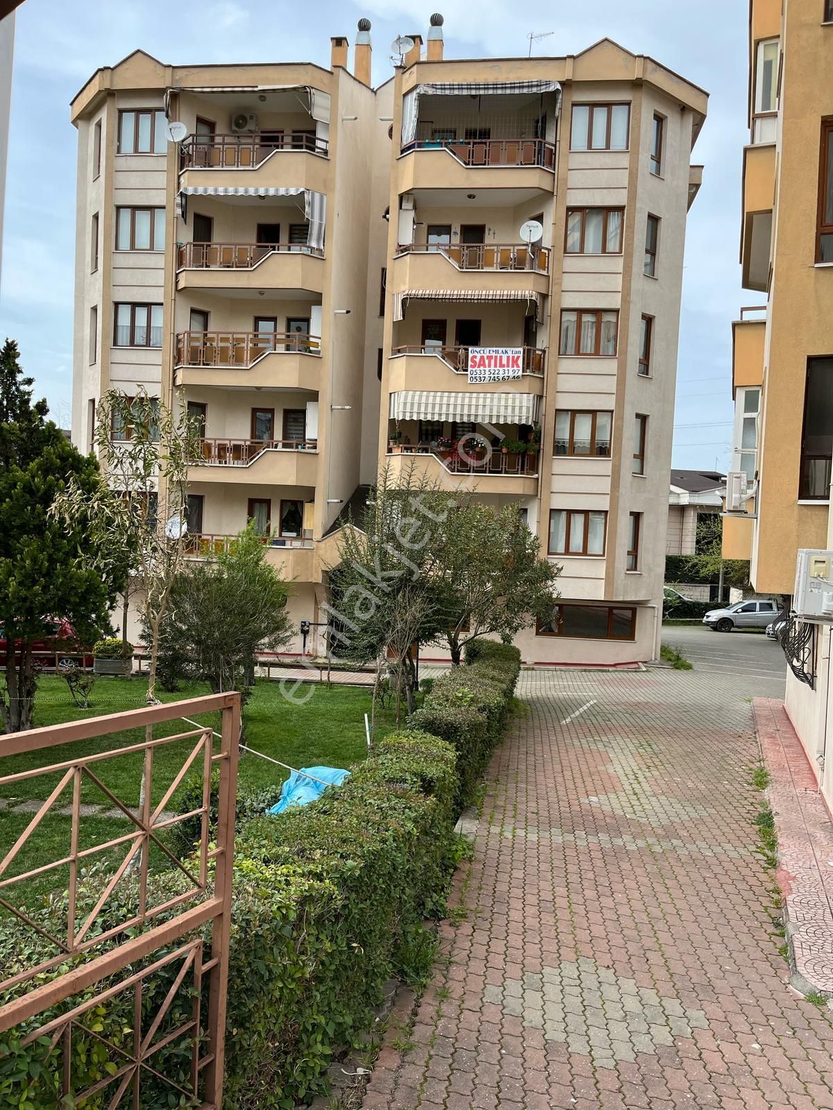 Barış Mahallesi Yıldız Bilge Sitesi İçerisinde 3+1 Kombili Daire