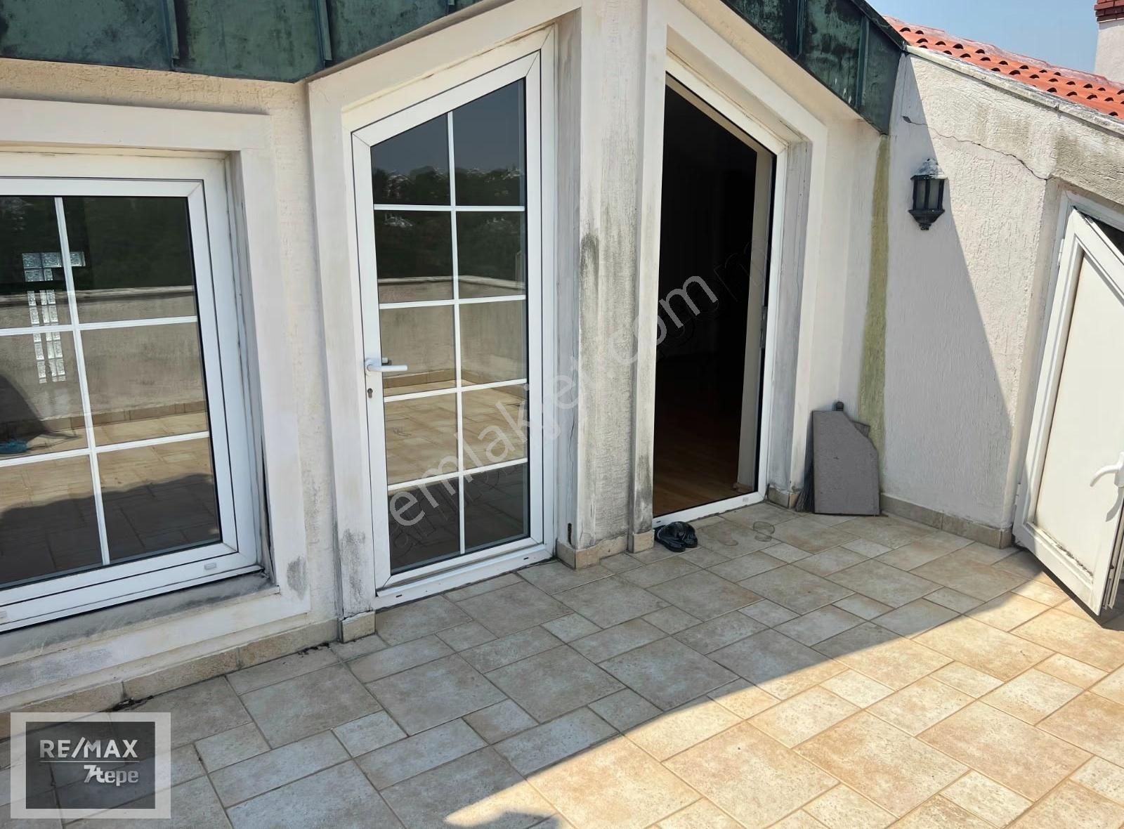 Re/max 7tepeden Acarkentte Br Tipi Havuzlu Kiralık Villa - Görsel 3