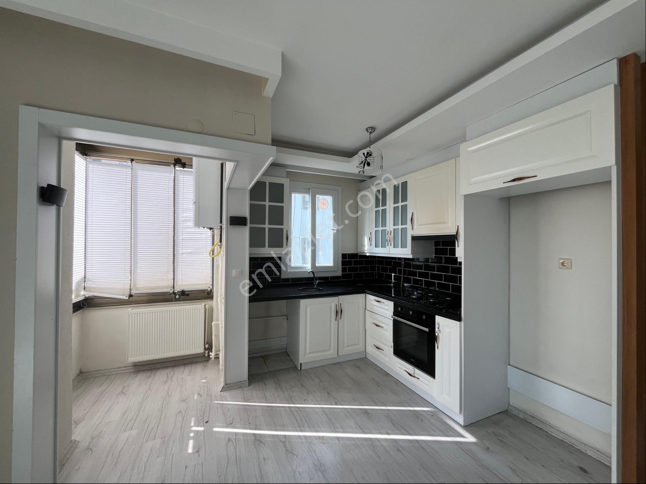 100. Yıl Diş Hastanesi Civarı Kombili Satılık Daire - Görsel 11