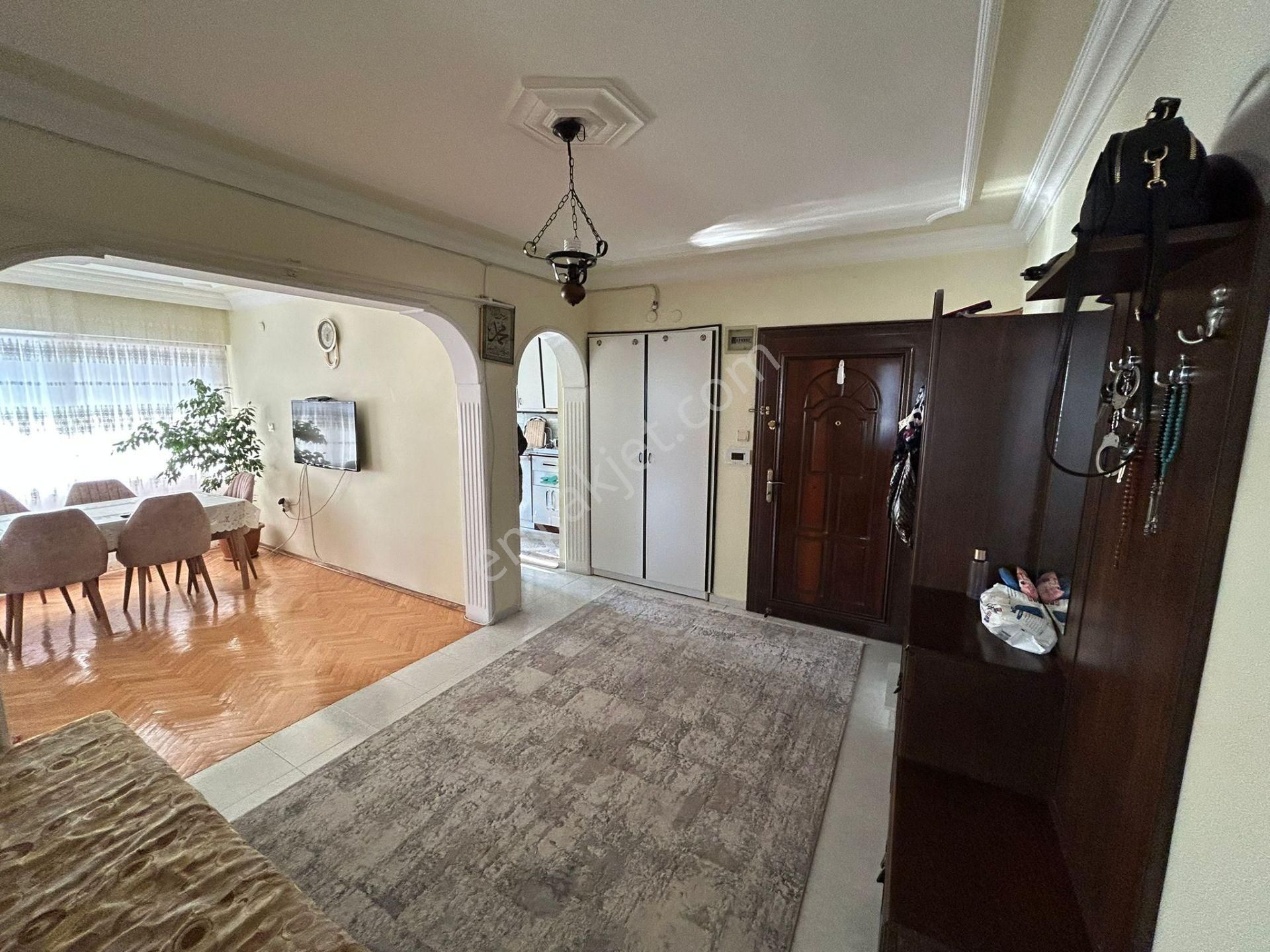 Barış Mahallesi Fsm Metro İstasyonuna Yakın, Havuzlu 3+1 Daire - Görsel 3