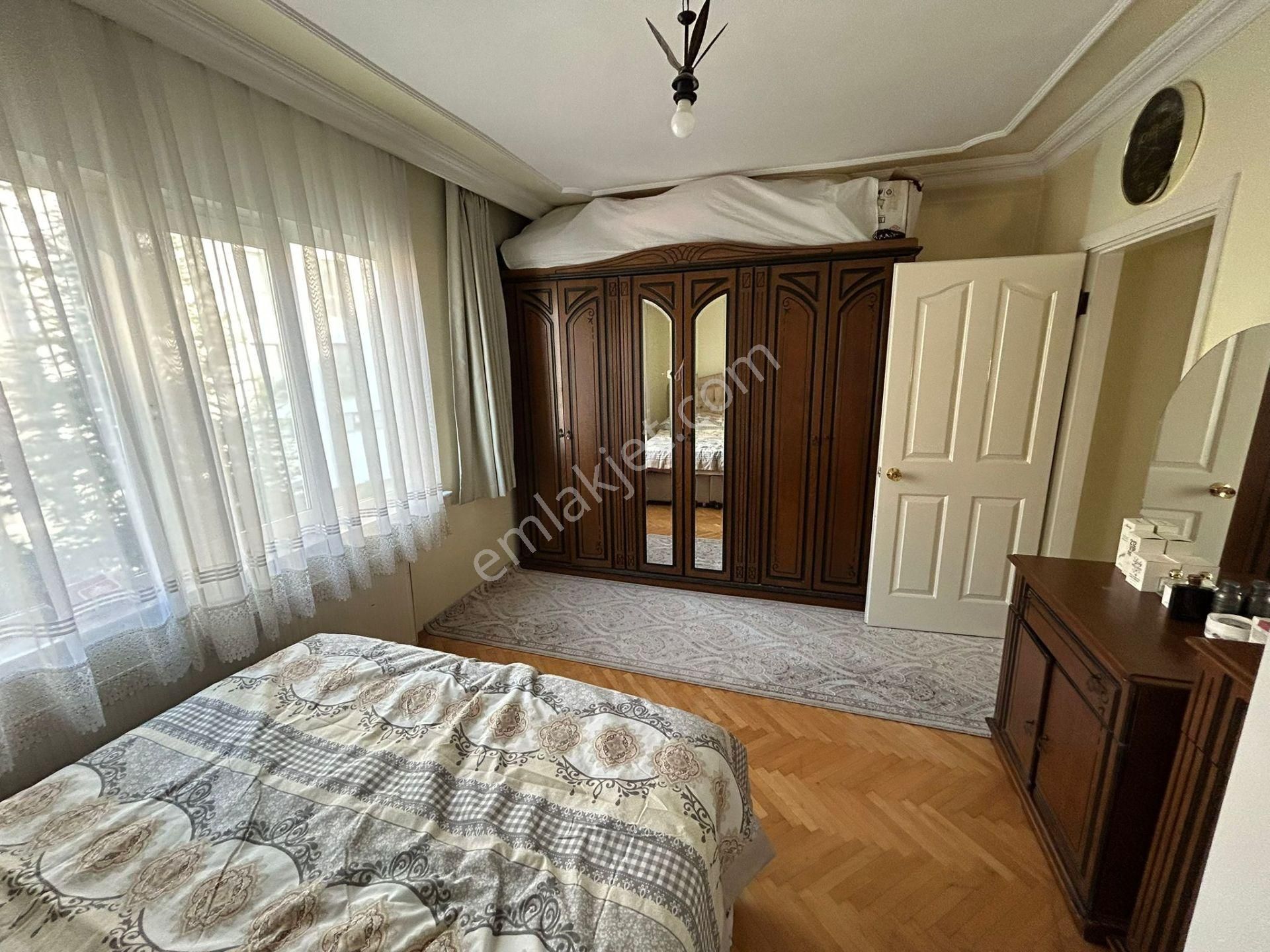 Barış Mahallesi Fsm Metro İstasyonuna Yakın, Havuzlu 3+1 Daire - Görsel 9