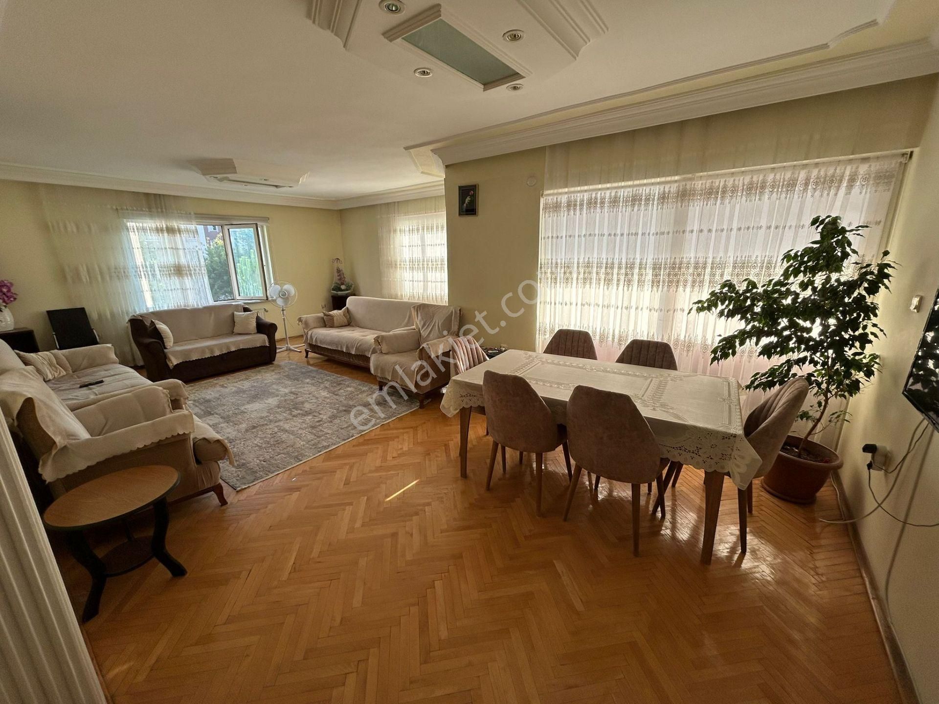 Barış Mahallesi Fsm Metro İstasyonuna Yakın, Havuzlu 3+1 Daire - Görsel 5