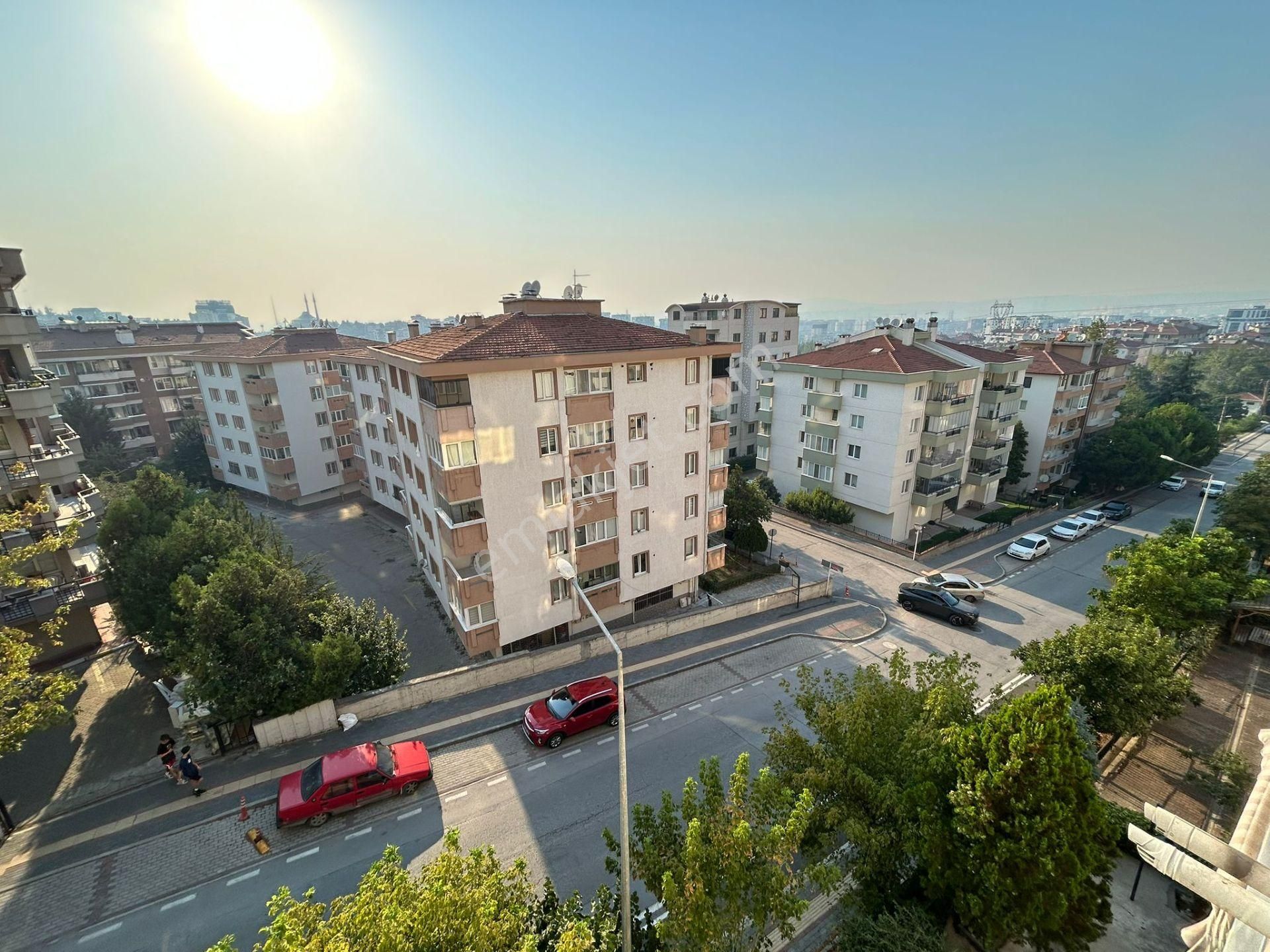 Barış Mahallesi Fsm Metro İstasyonuna Yakın, Havuzlu 3+1 Daire - Görsel 15