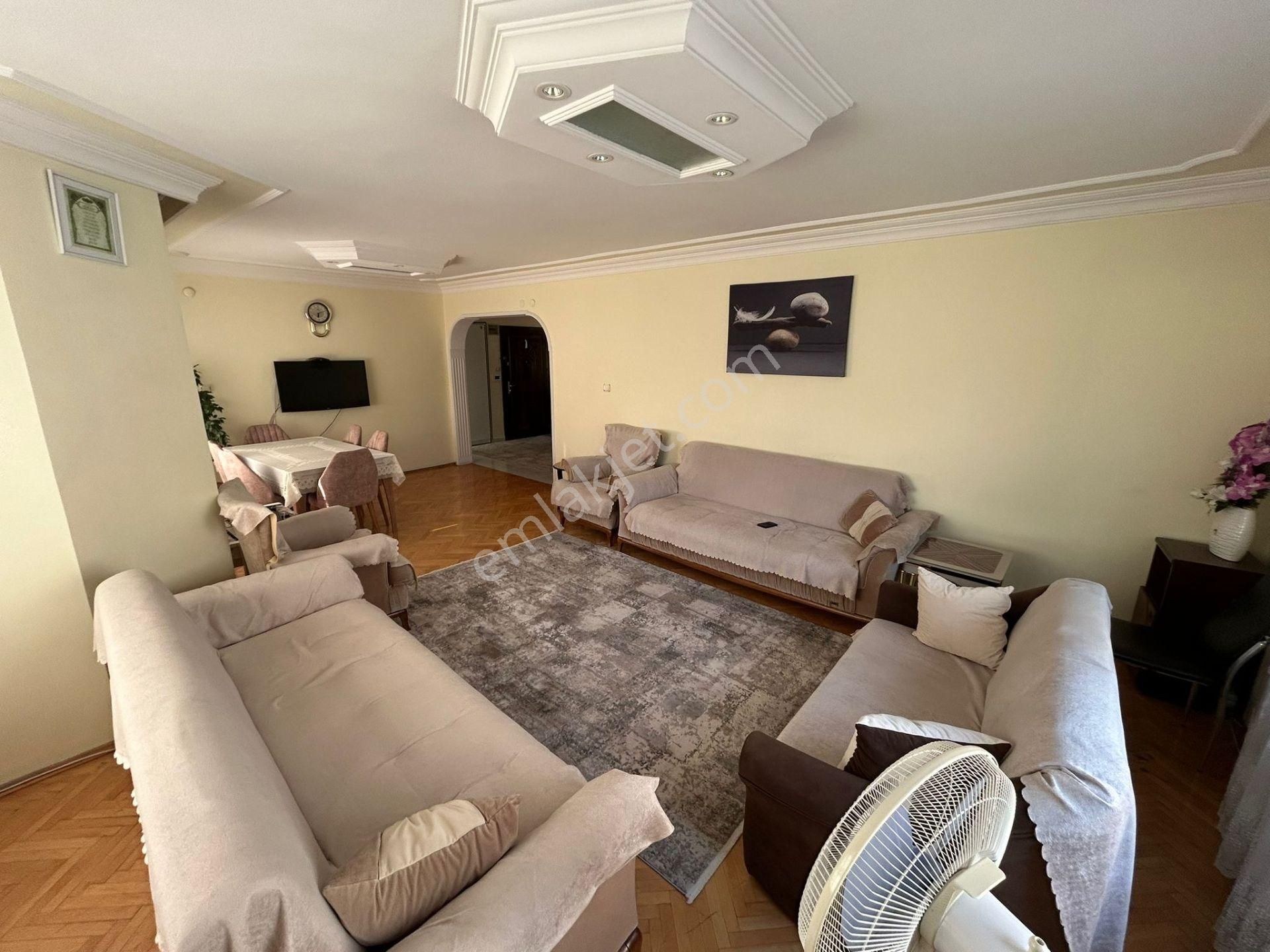 Barış Mahallesi Fsm Metro İstasyonuna Yakın, Havuzlu 3+1 Daire - Görsel 6