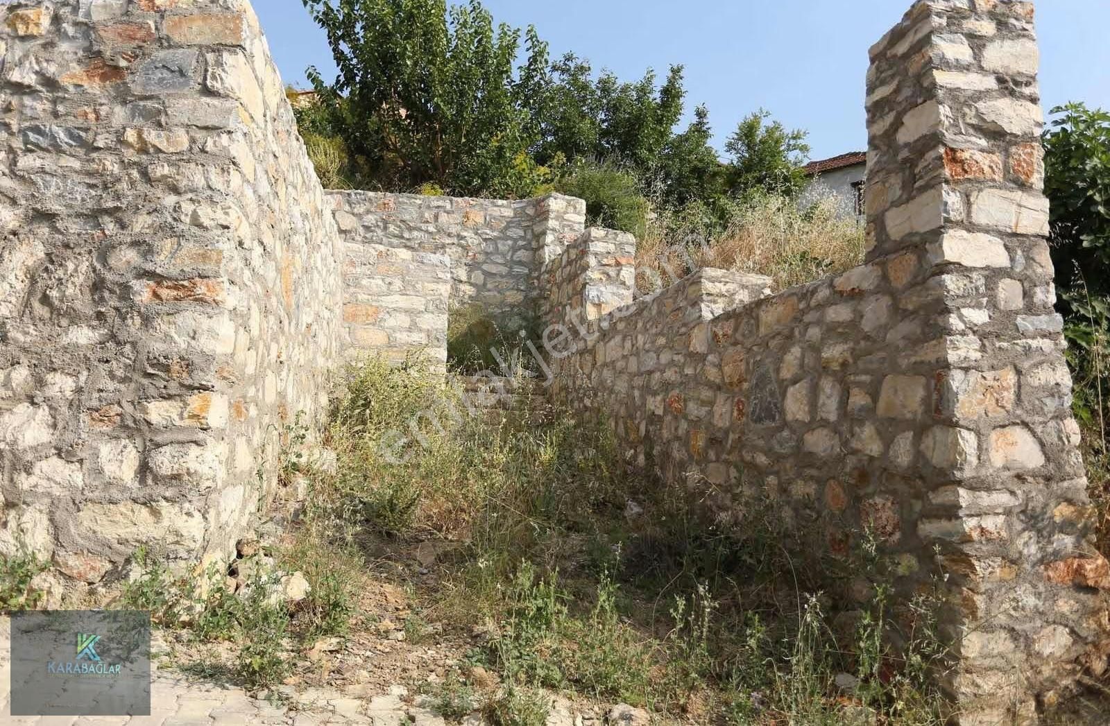 Acil !! Köyiçi İmarlı 223m2 Taş Duvar Örülü Yola Cepheli - Görsel 3