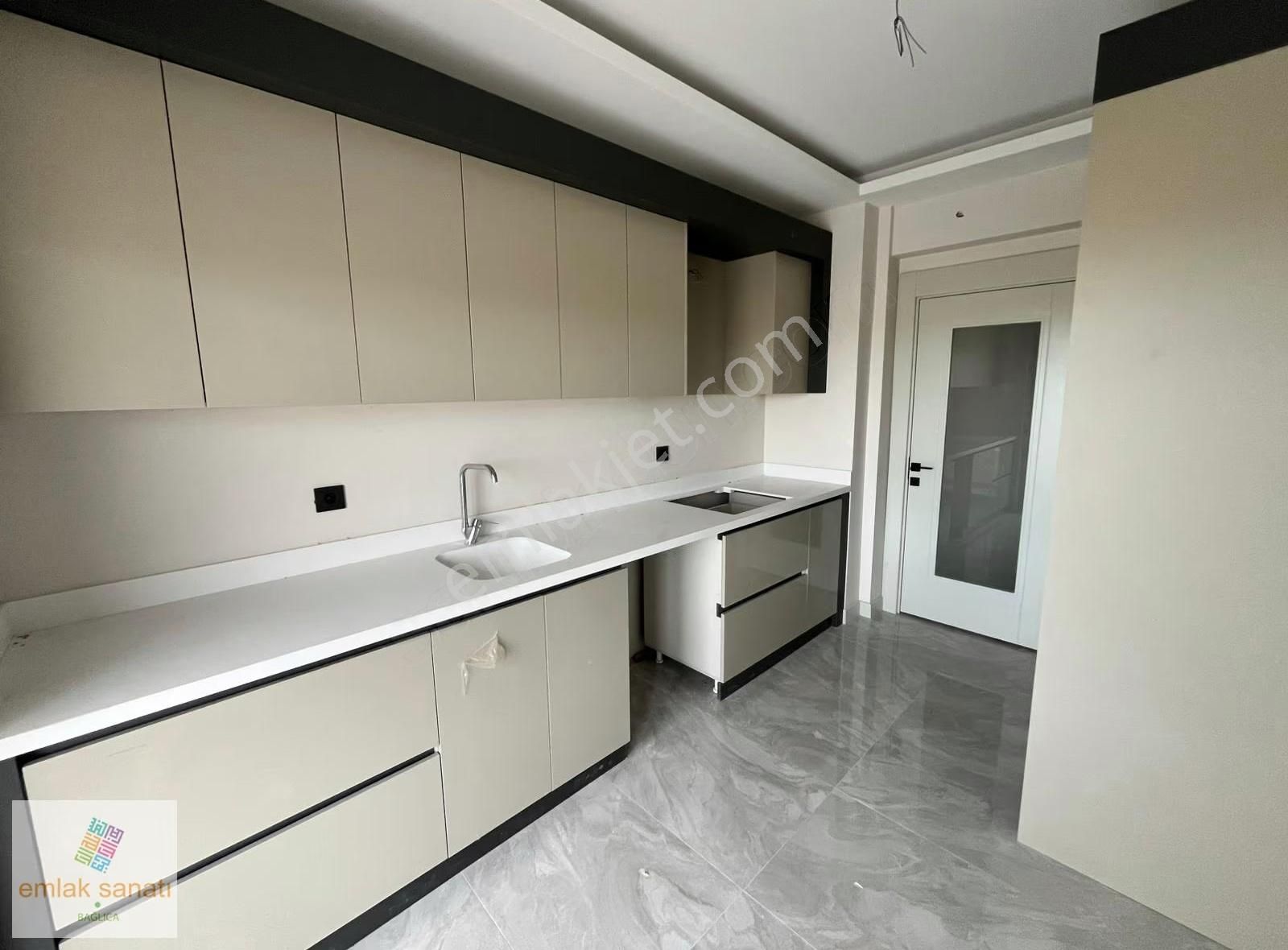 Atayurt Mahallesinde Satılık Oturmaya Hazır Lüks 2+1 Daire