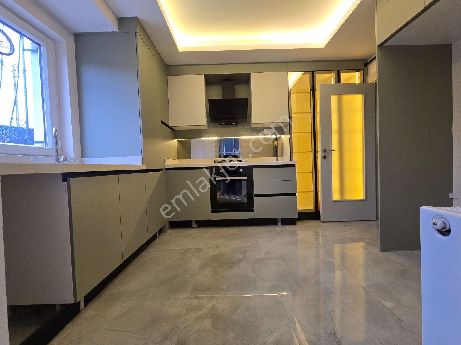 İstasyon Mah Satılık 2+1 Asansörlü Kilerli Sıfır Ön Cephe Daire