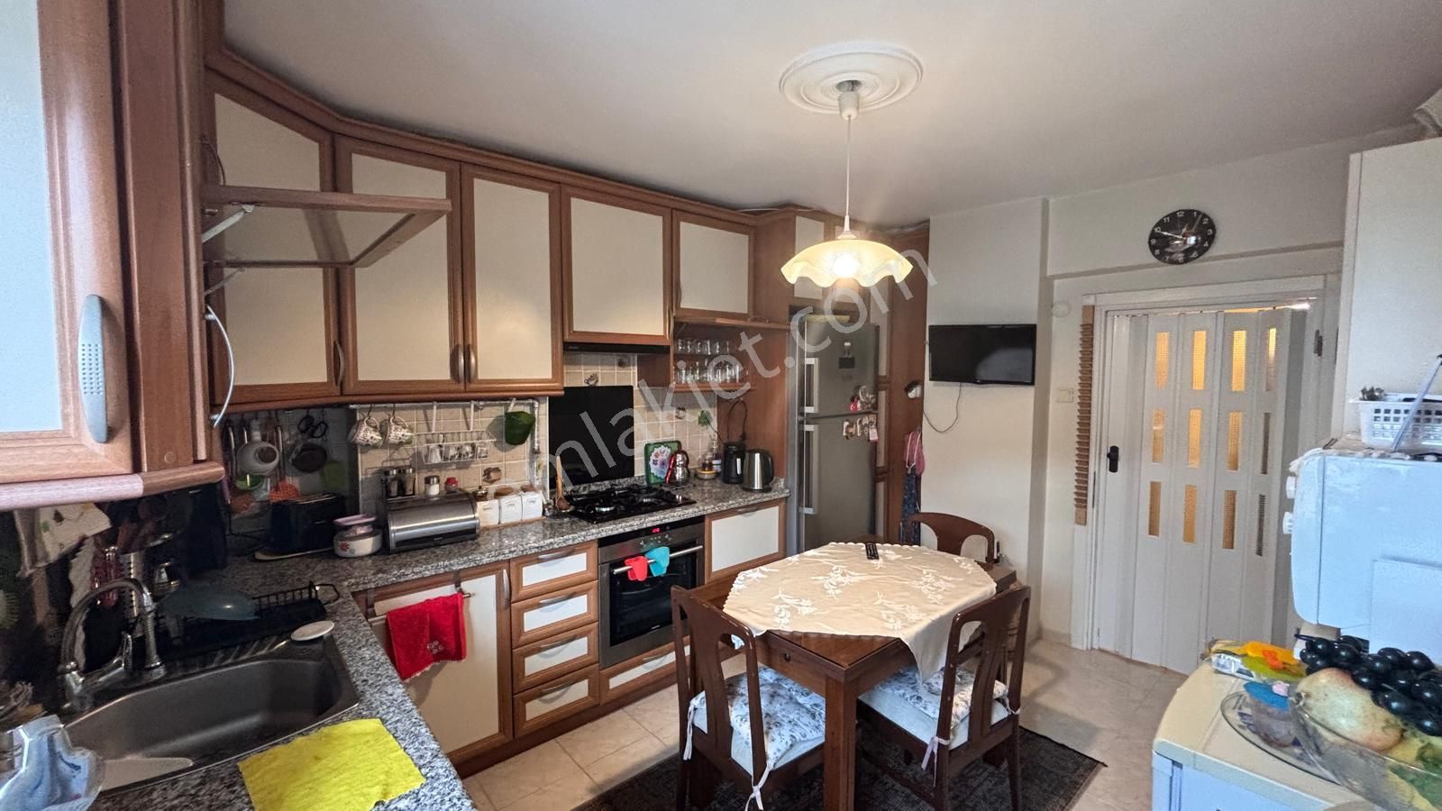 Barış Mahallesinde Site İçerisinde 3+1 Kombili Daire - Görsel 2