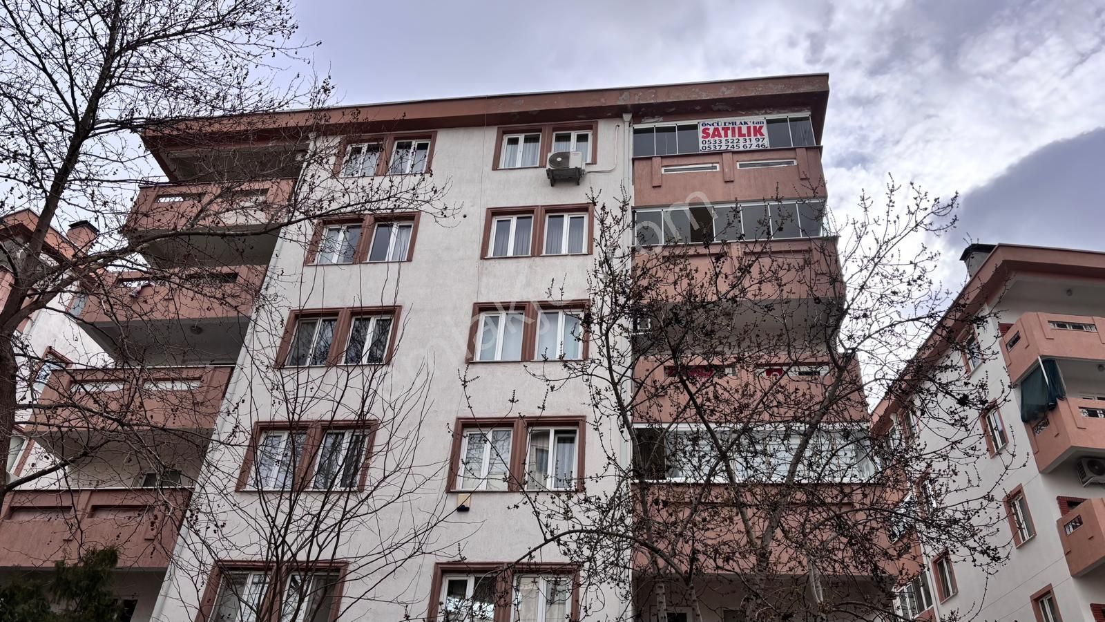 Barış Mahallesinde Site İçerisinde 3+1 Kombili Daire - Görsel 18