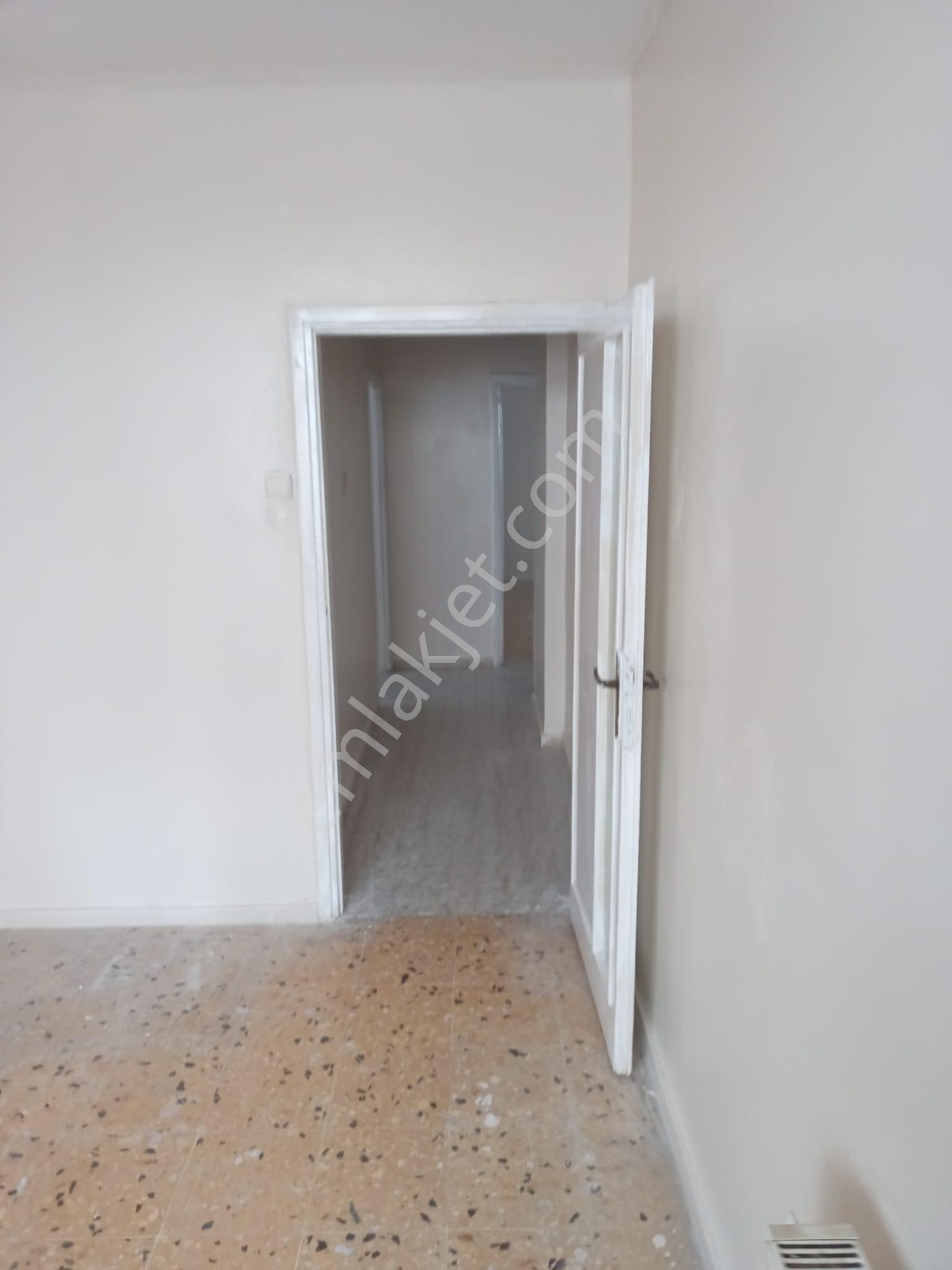 İnönü Mahallesinde 3+1 Geniş Oturum Merkezi Lokasyon Daire - Görsel 13