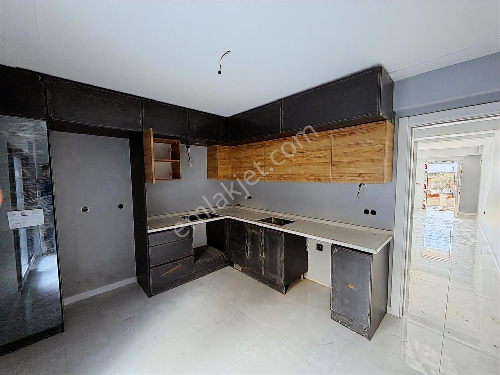 Turyap'tan Cadde Üstü Satılık Sıfır 4+1 Triplex Villa