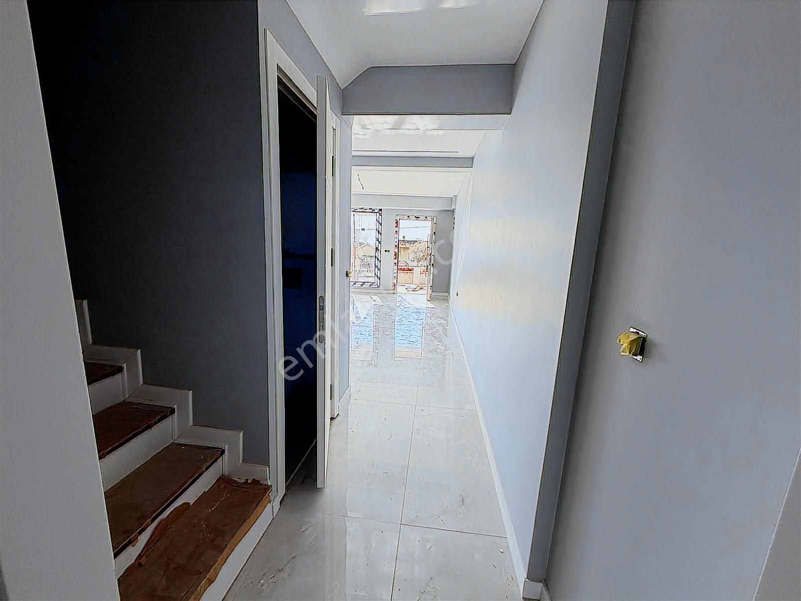 Turyap'tan Cadde Üstü Satılık Sıfır 4+1 Triplex Villa - Görsel 14