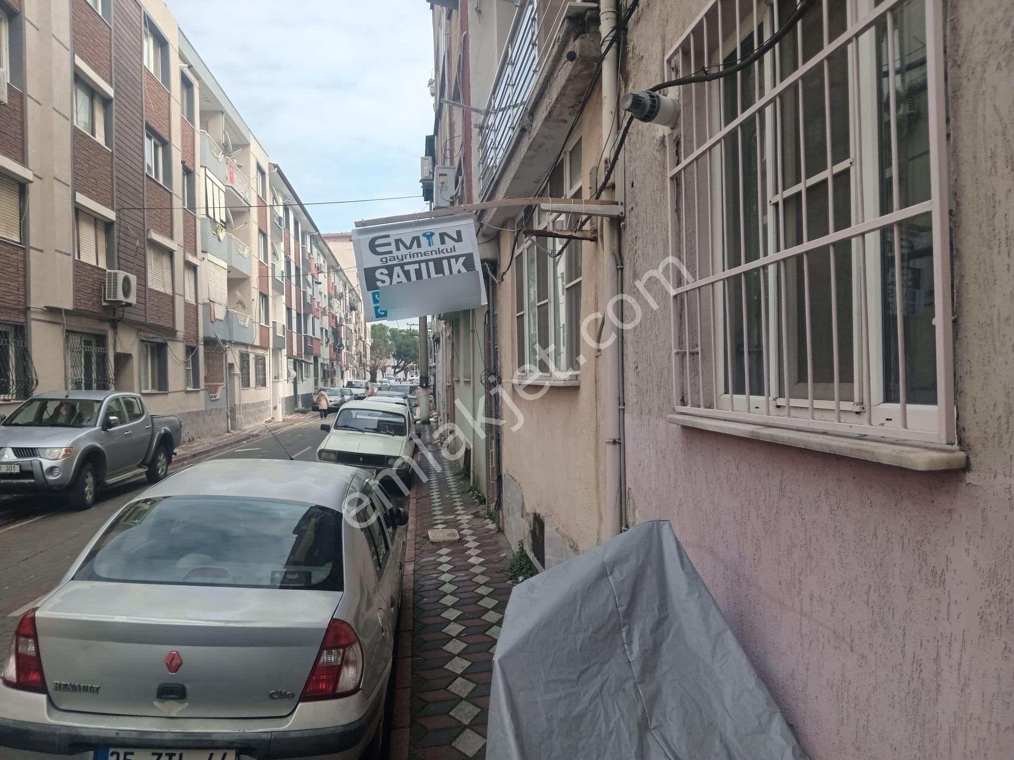 Hürriyet Mah Belediye Yakını Satılık 2+1 Yüksek Zemin Daire (emin'den)