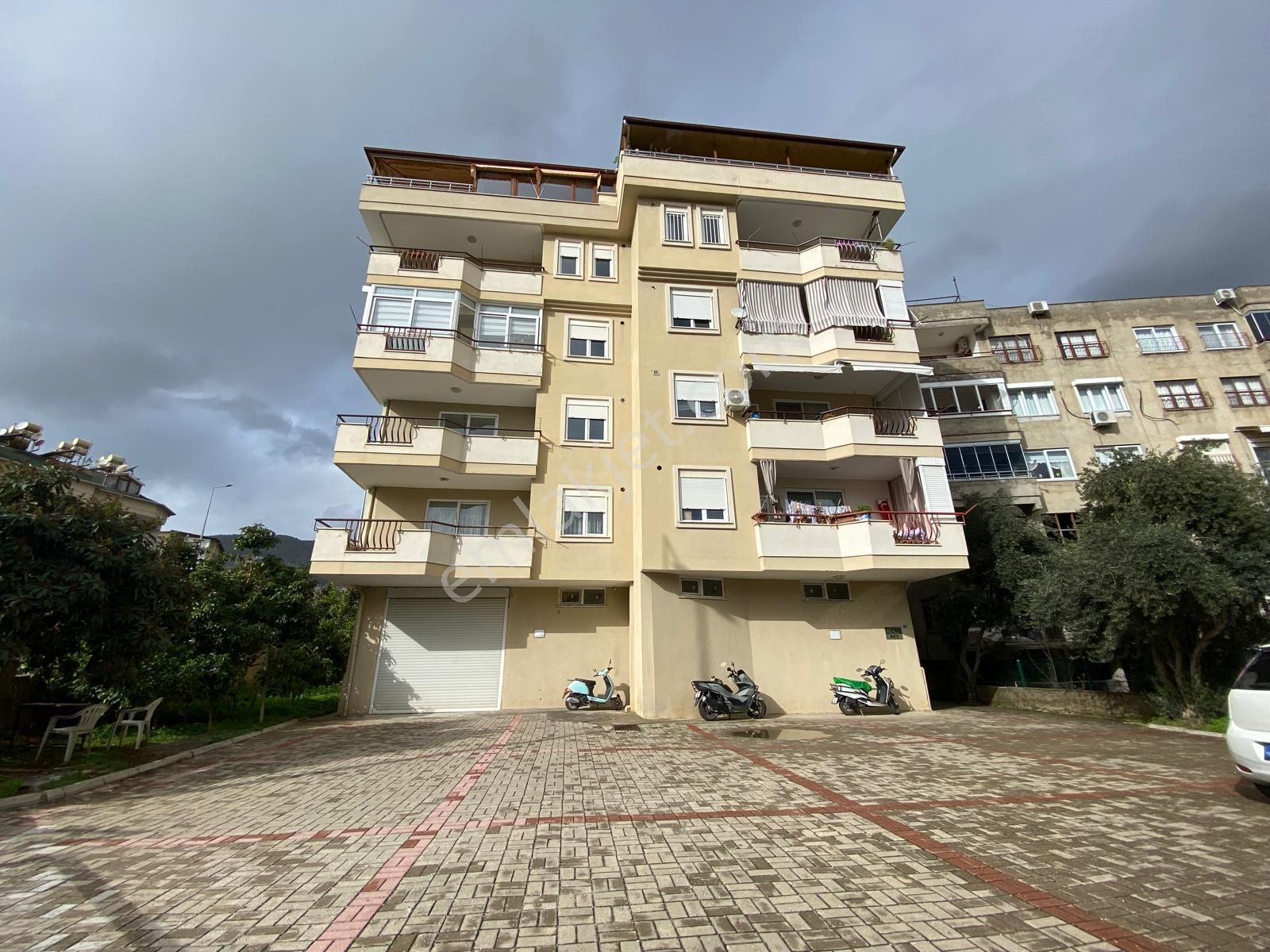Alanya Hasbahçede Satılık Kupon 5+1 Ayrı Mutfak Dubleks Daire