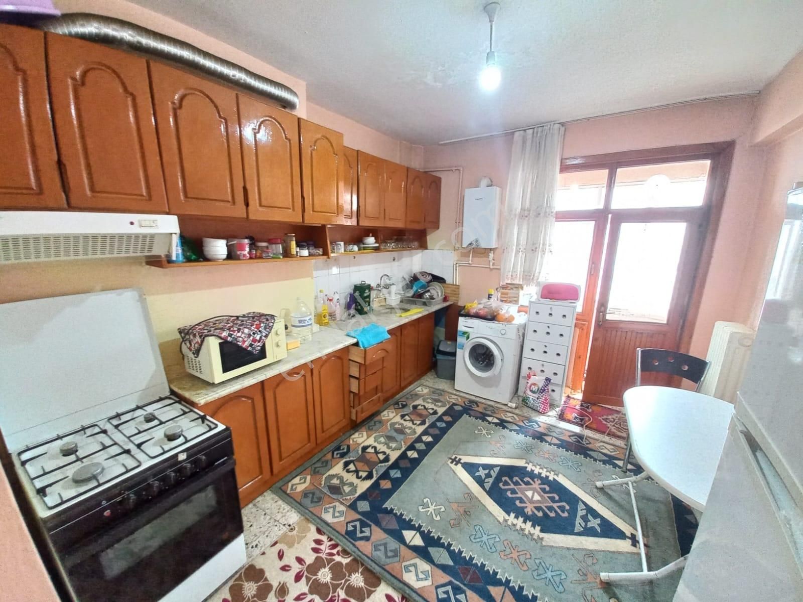 Barış Caddesine Cephe Asansörlü Satılık 2+1 Esyalı Daire - Görsel 2