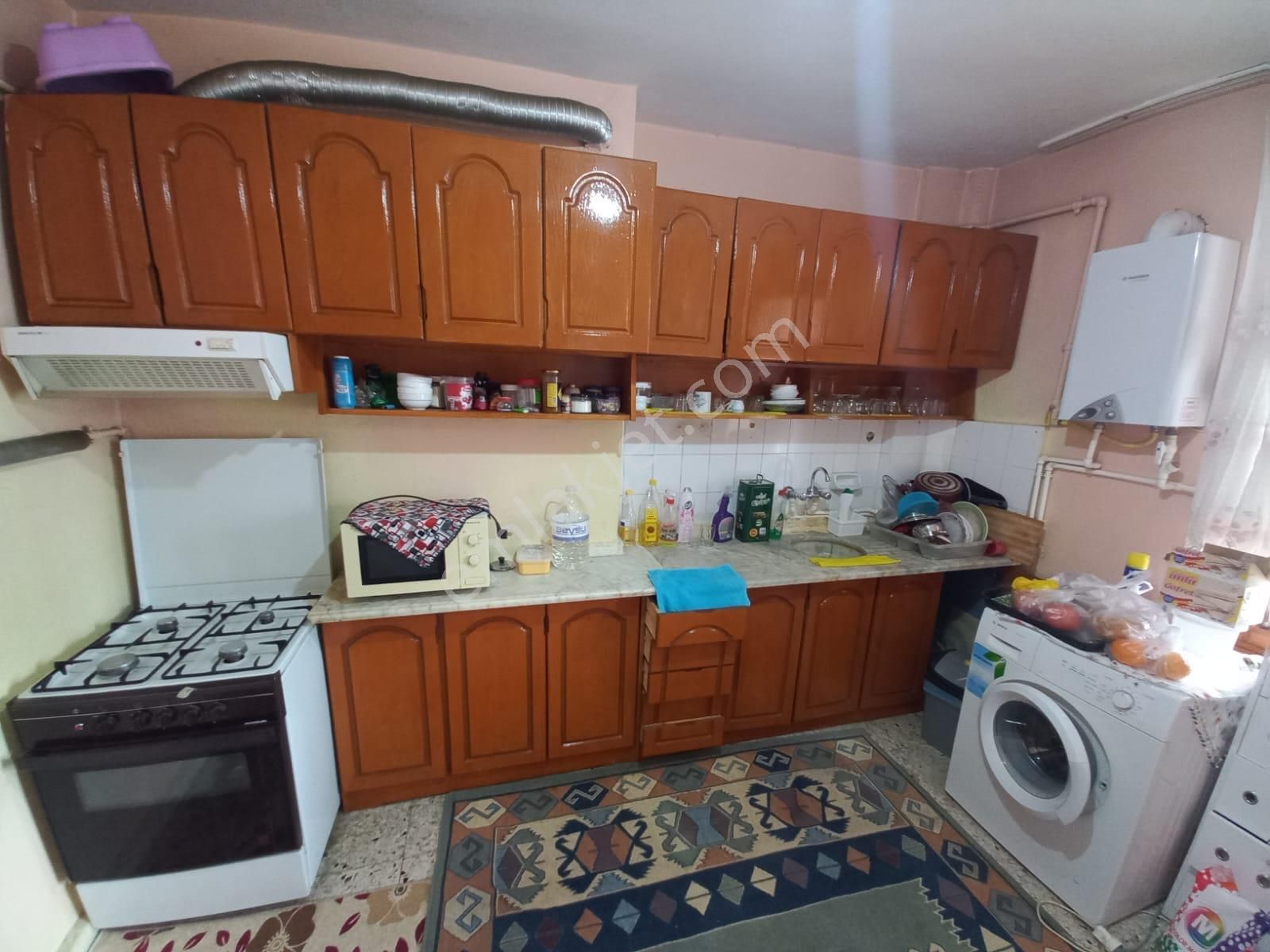 Barış Caddesine Cephe Asansörlü Satılık 2+1 Esyalı Daire