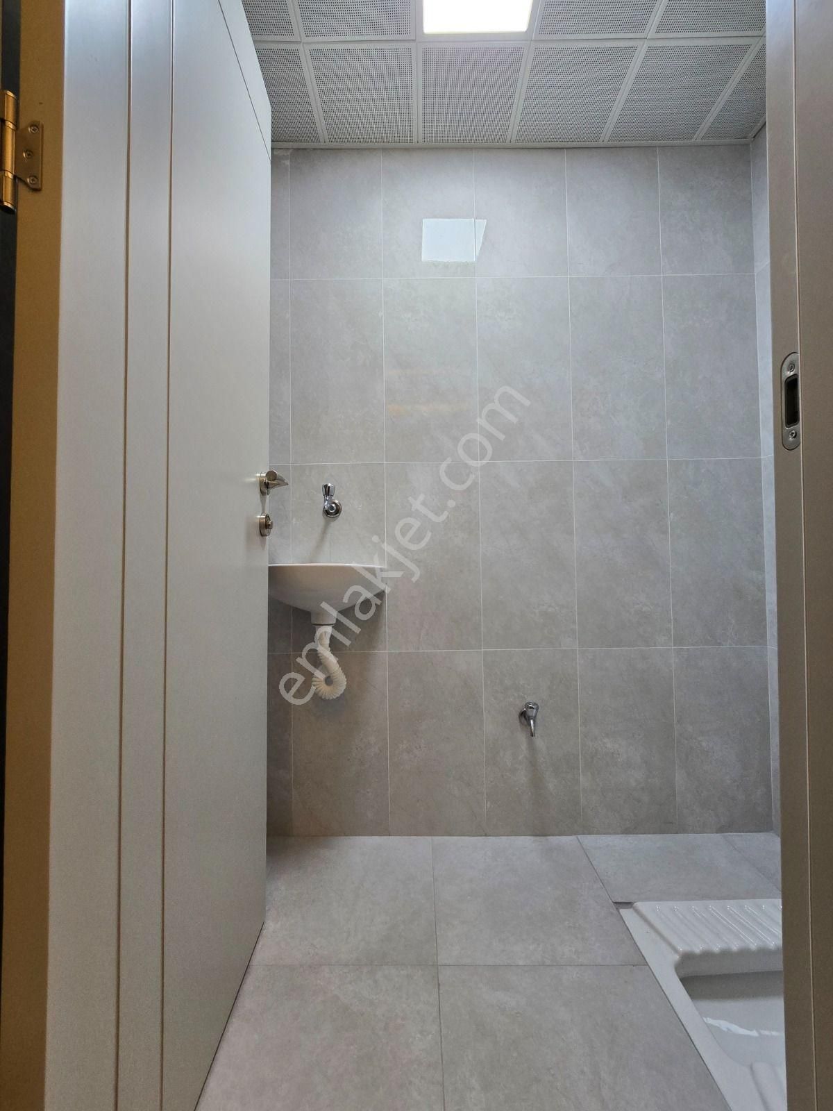 İstasyon Mah Satılık 3+1 Geniş Balkonlu Çift Banyolu Arakat Sıfır Daire - Görsel 26