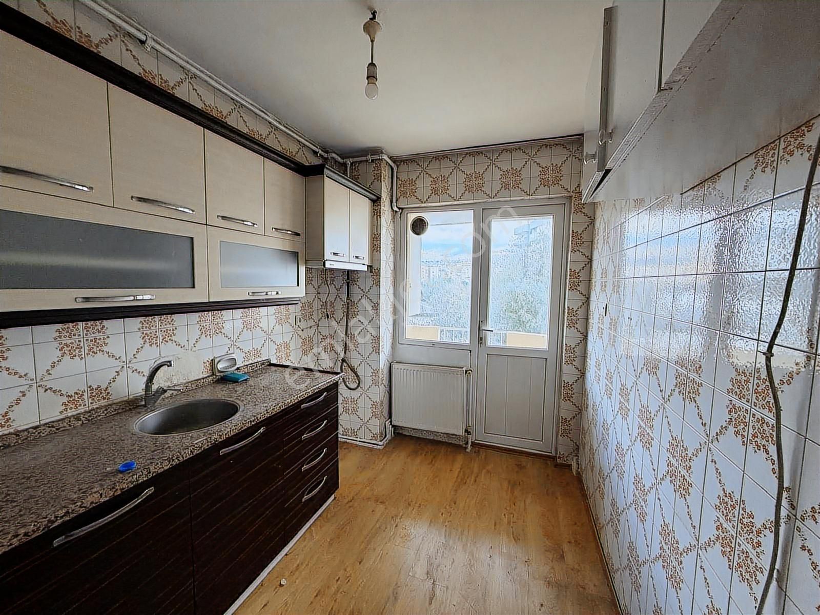 Turyap Bornova'dan Merkezi Konumda Kiralık Ara Kat 3+1 Daire - Görsel 14