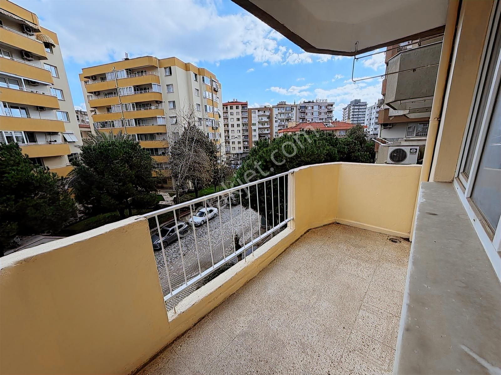 Turyap Bornova'dan Merkezi Konumda Kiralık Ara Kat 3+1 Daire - Görsel 6