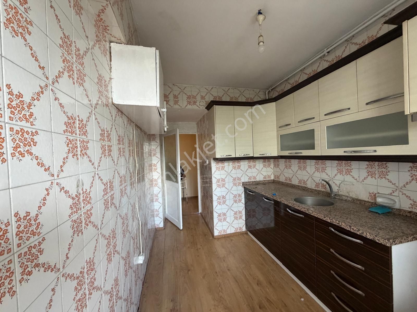 Turyap Bornova'dan Merkezi Konumda Kiralık Ara Kat 3+1 Daire - Görsel 15
