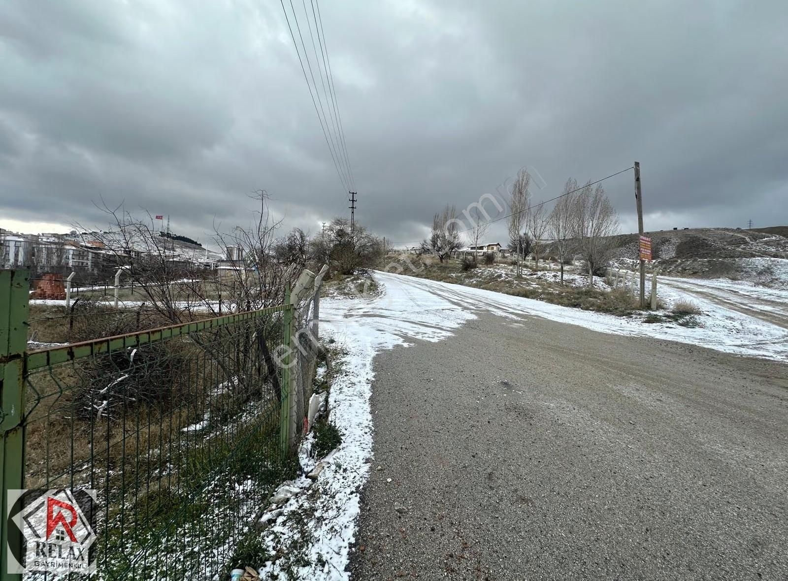 Relax'tan Süper Konumlu 1.6 Emsal Site Arsası Caddeye 300 Metre - Görsel 15