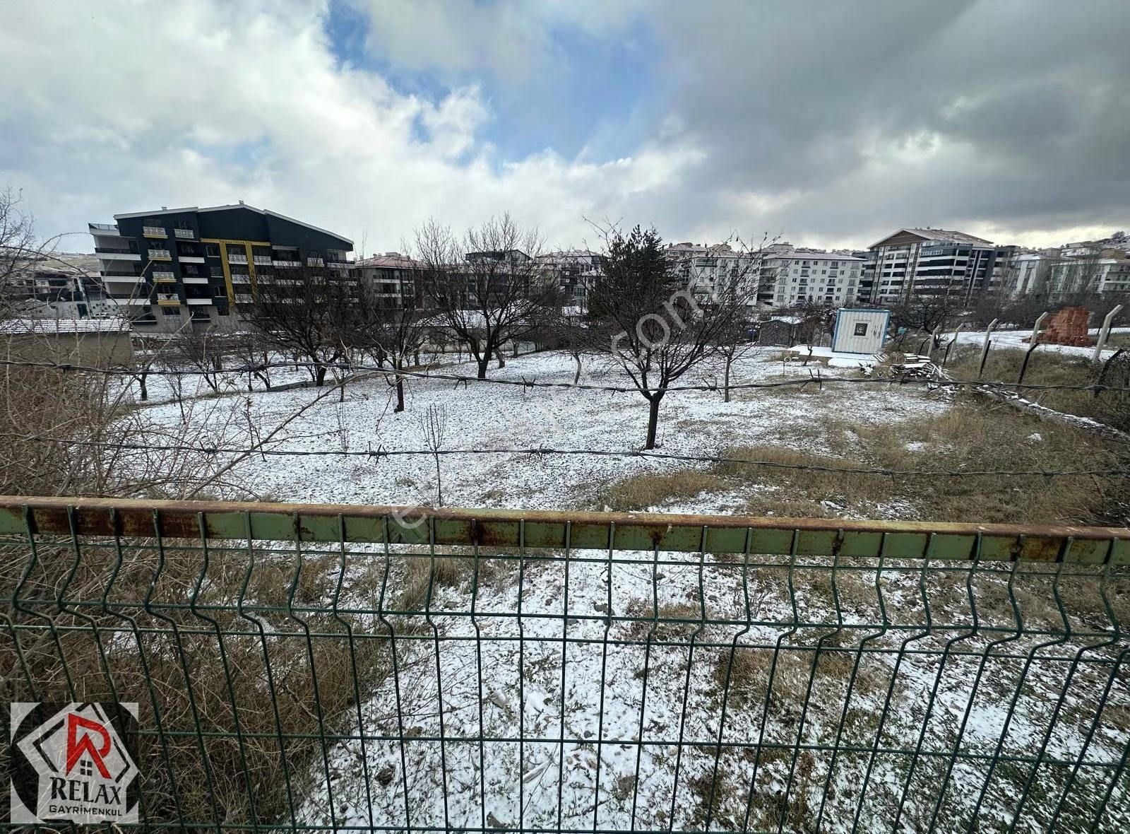 Relax'tan Süper Konumlu 1.6 Emsal Site Arsası Caddeye 300 Metre - Görsel 3