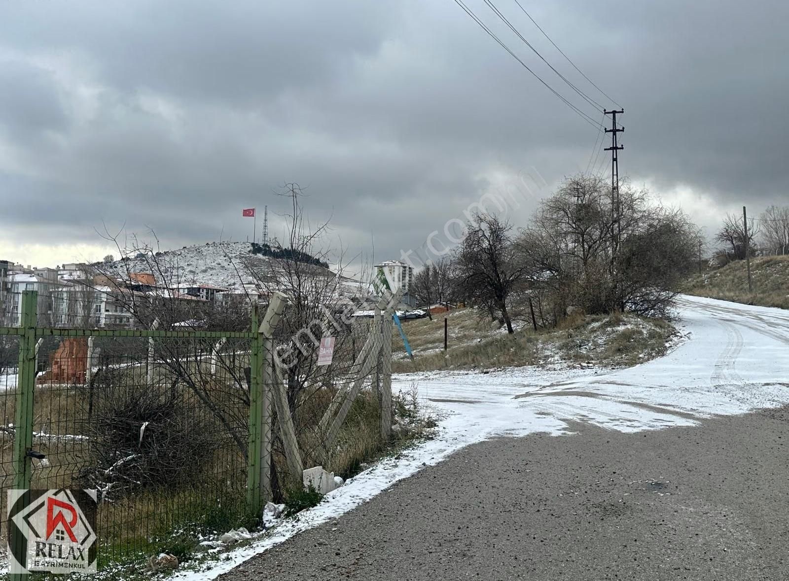 Relax'tan Süper Konumlu 1.6 Emsal Site Arsası Caddeye 300 Metre - Görsel 2