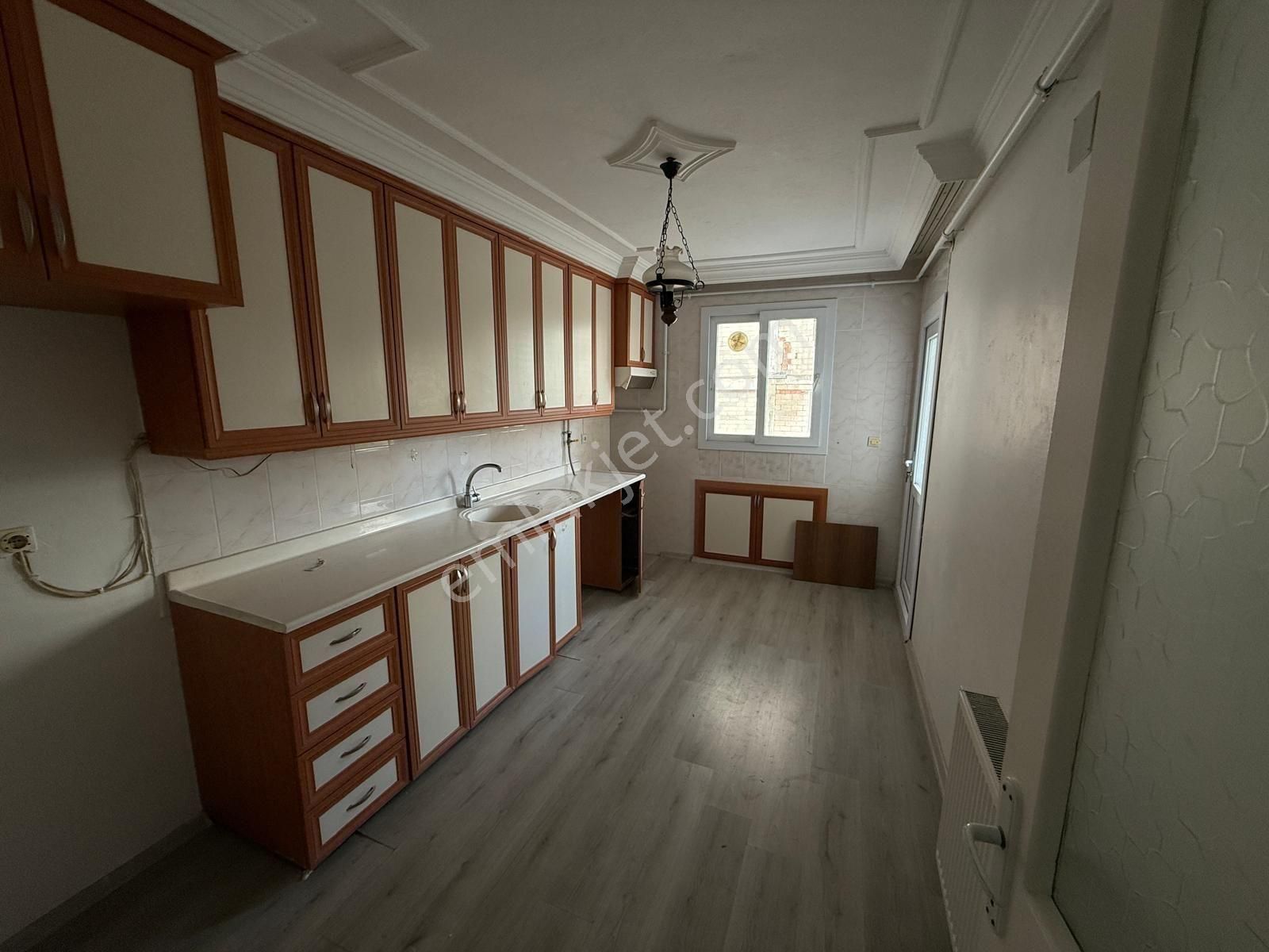 Merkezi Konumda Doğalgazlı Uygun Fiyatlı 3+1 Daire