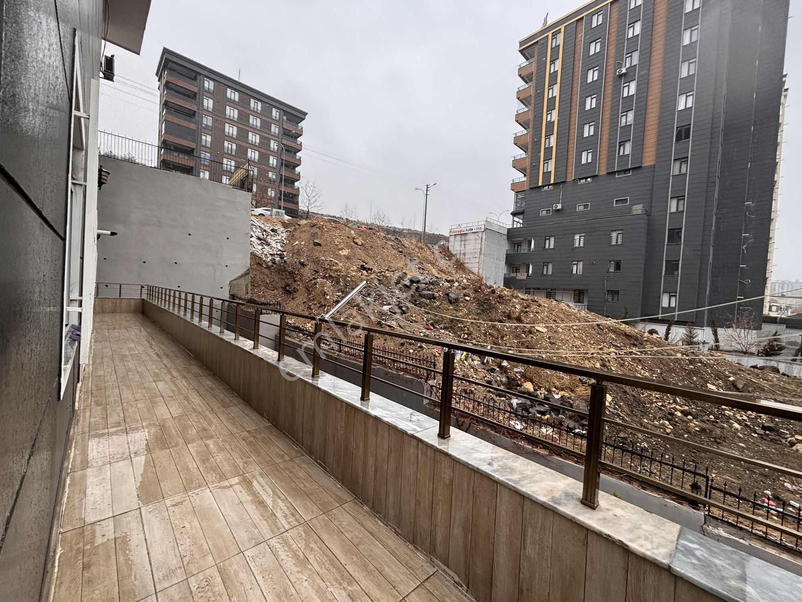 Göbeklitepe Emlak " Tan Satılık 3+1 Çardaklı Kaya Bulvarı - Görsel 16