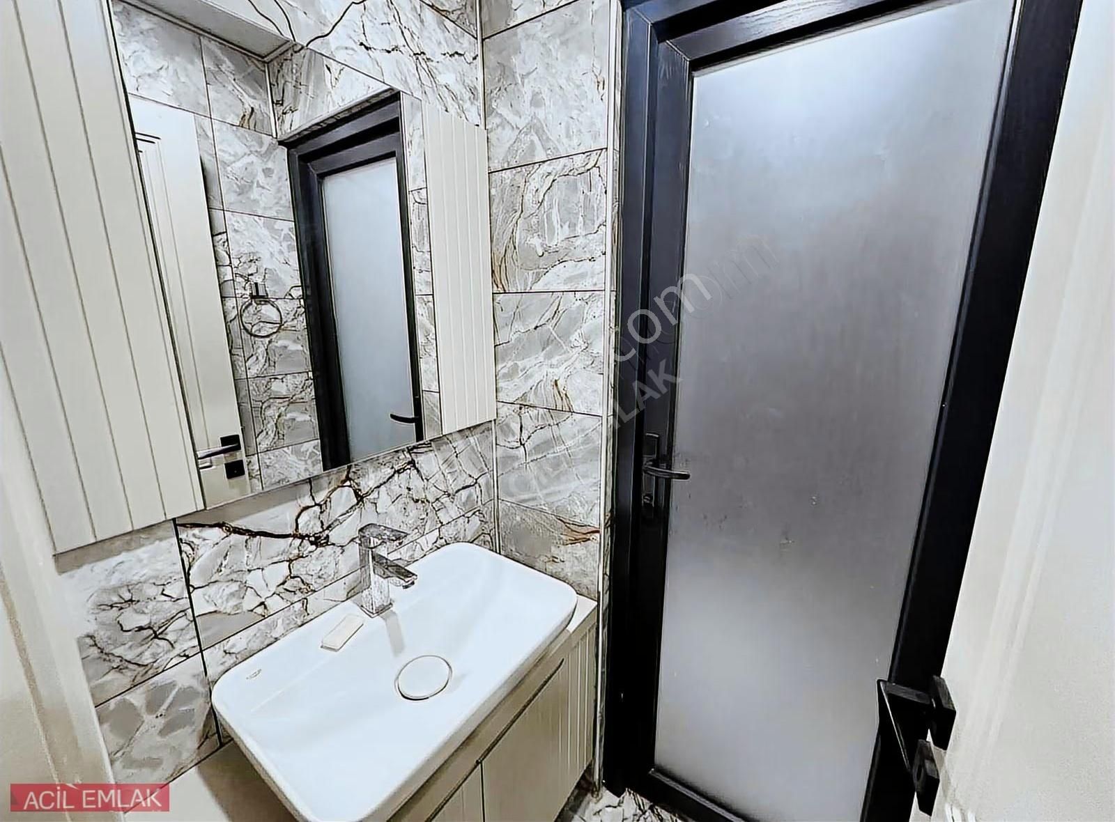 Acil Emlak'tan 3+1 Kiralık Merkezi Yerde - Görsel 16