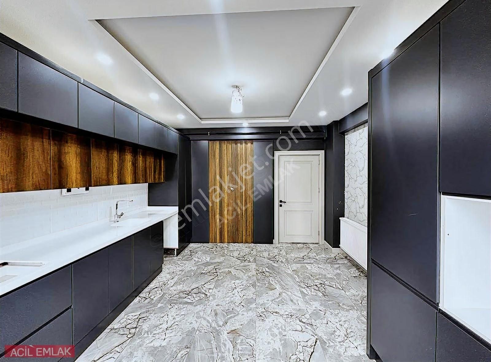 Acil Emlak'tan 3+1 Kiralık Merkezi Yerde - Görsel 22