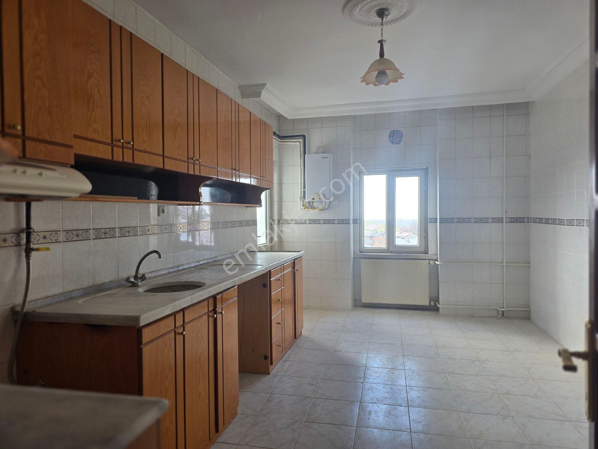 Niğde Bor Fatih Mahallesinde İçi Yapılı Temiz Satılık Klasik Daire - Görsel 18