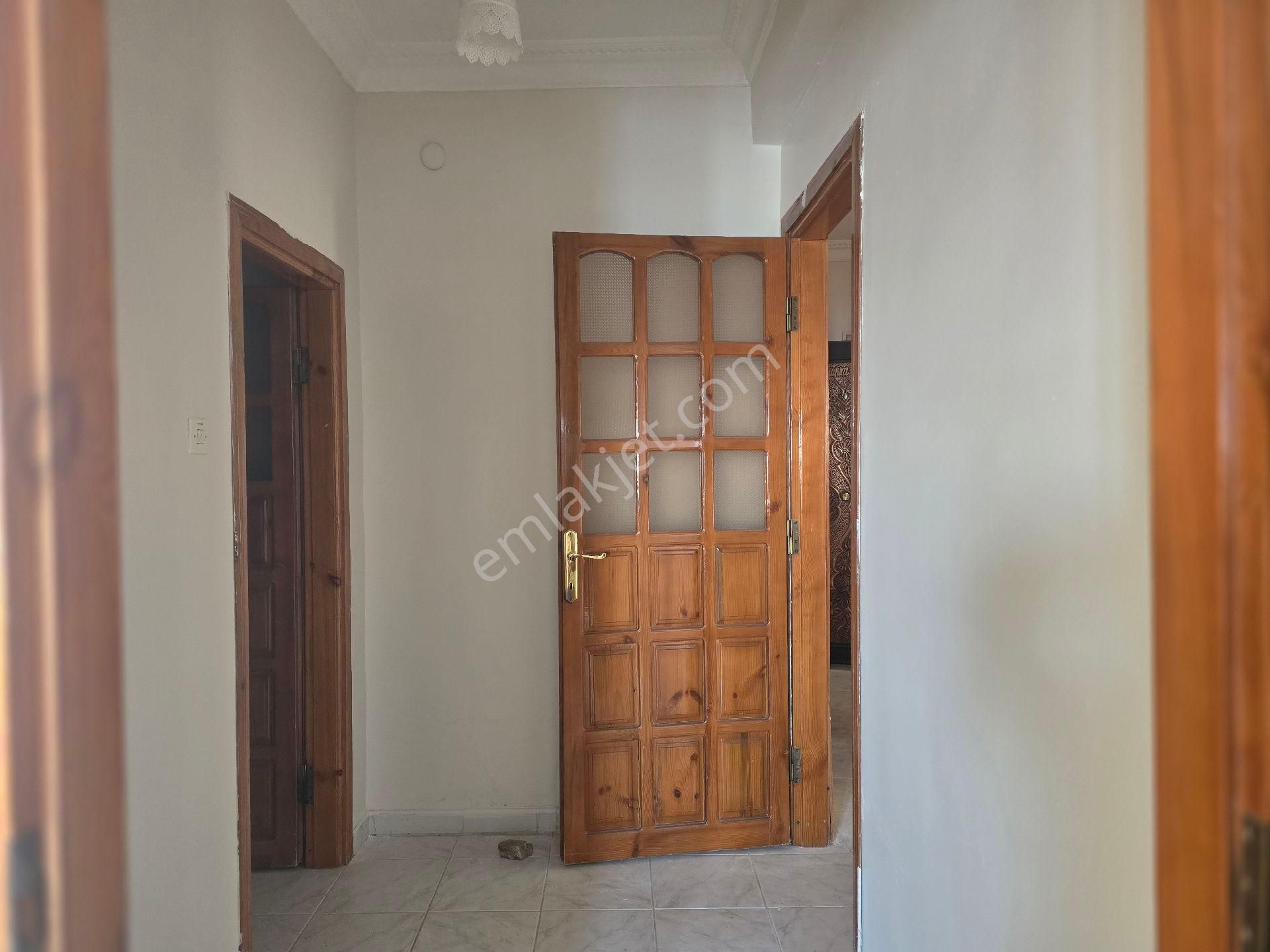 Niğde Bor Fatih Mahallesinde İçi Yapılı Temiz Satılık Klasik Daire - Görsel 10