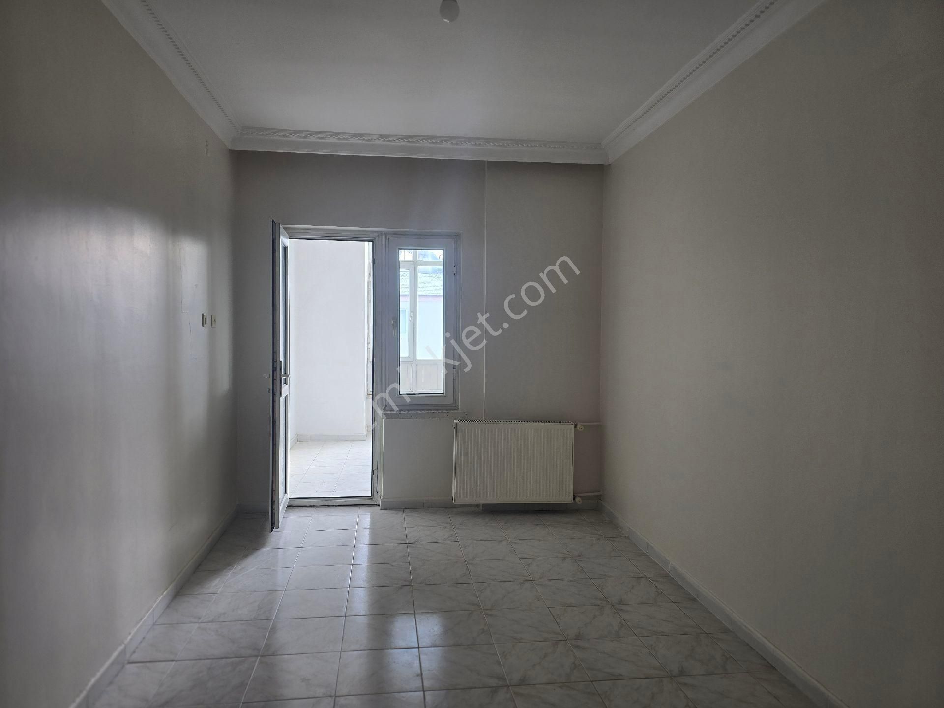 Niğde Bor Fatih Mahallesinde İçi Yapılı Temiz Satılık Klasik Daire - Görsel 17