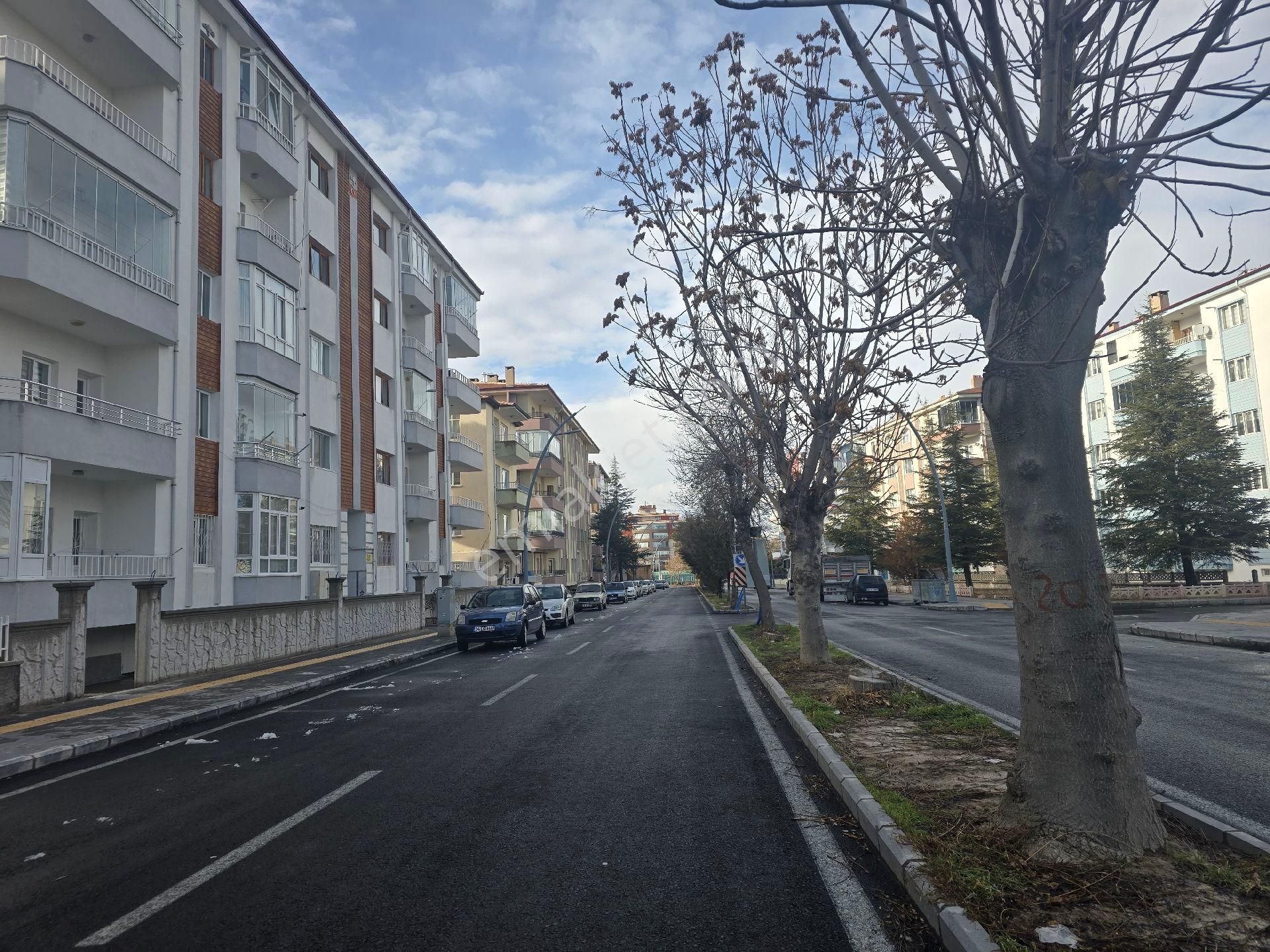 Niğde Bor Fatih Mahallesinde İçi Yapılı Temiz Satılık Klasik Daire - Görsel 5