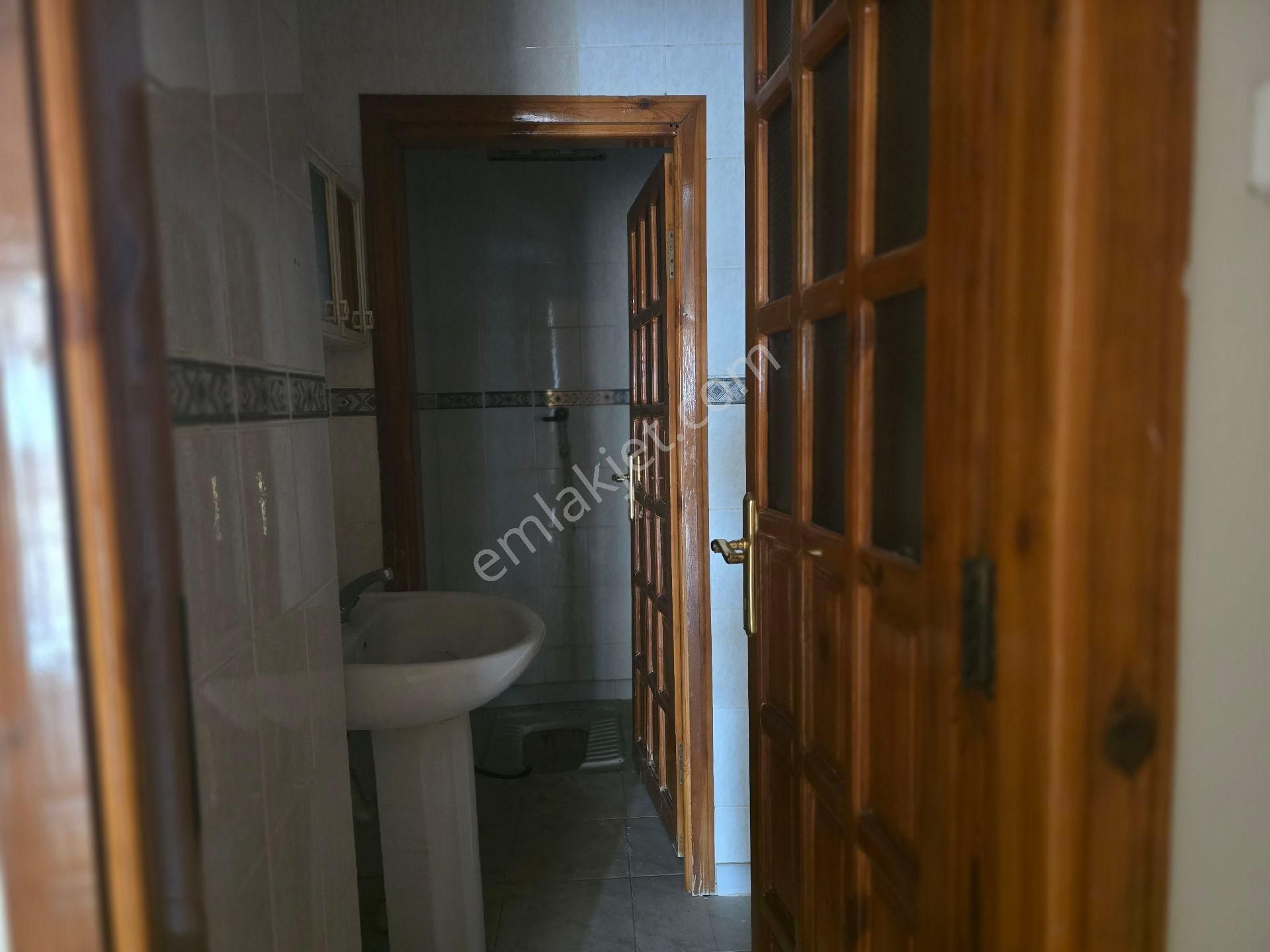 Niğde Bor Fatih Mahallesinde İçi Yapılı Temiz Satılık Klasik Daire - Görsel 21