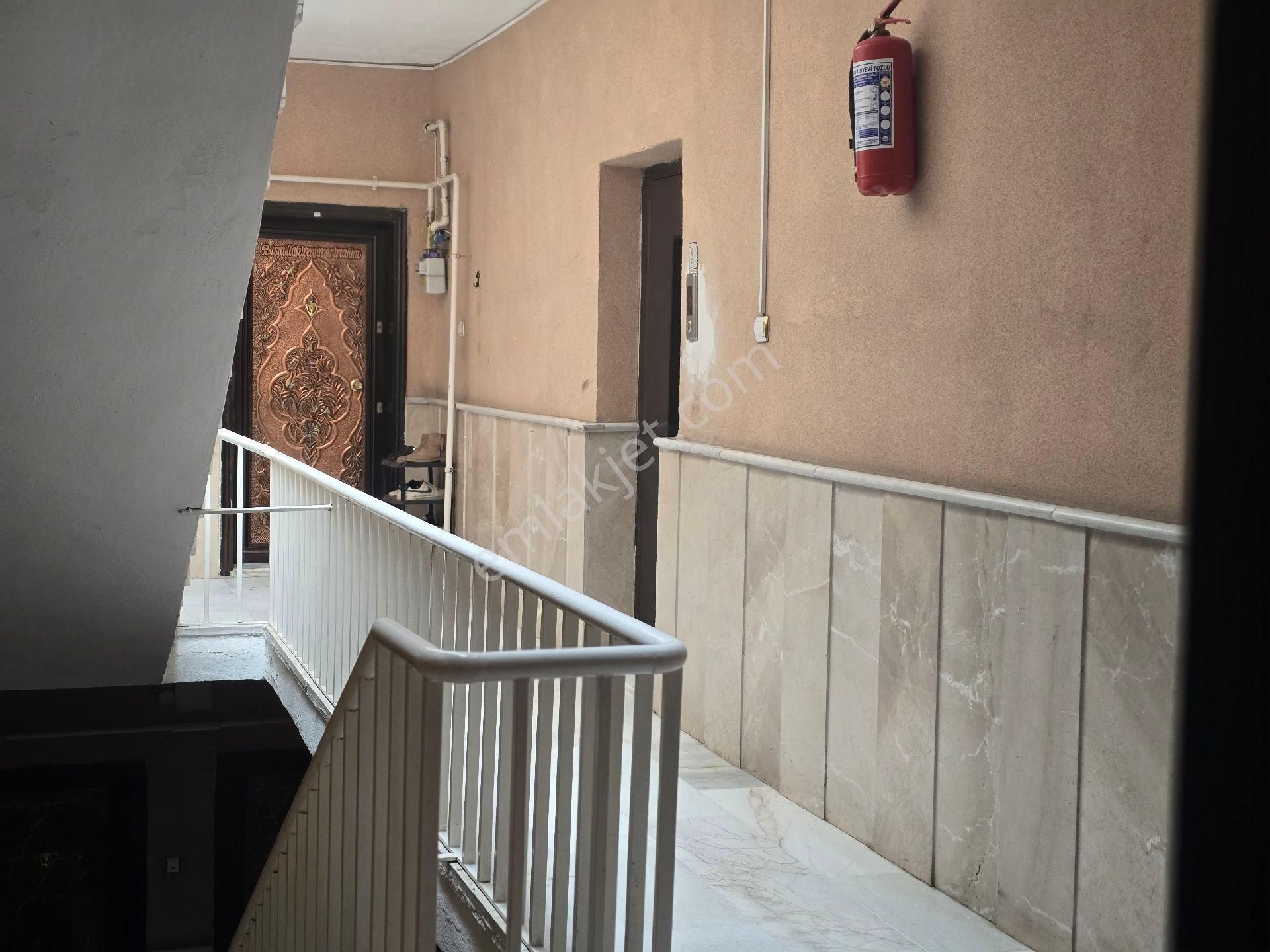 Niğde Bor Fatih Mahallesinde İçi Yapılı Temiz Satılık Klasik Daire - Görsel 23