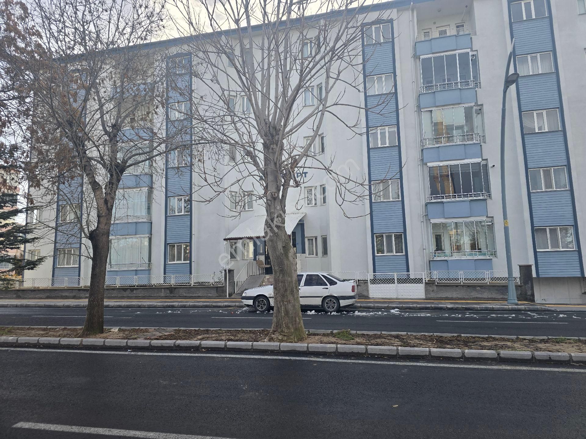 Niğde Bor Fatih Mahallesinde İçi Yapılı Temiz Satılık Klasik Daire - Görsel 6