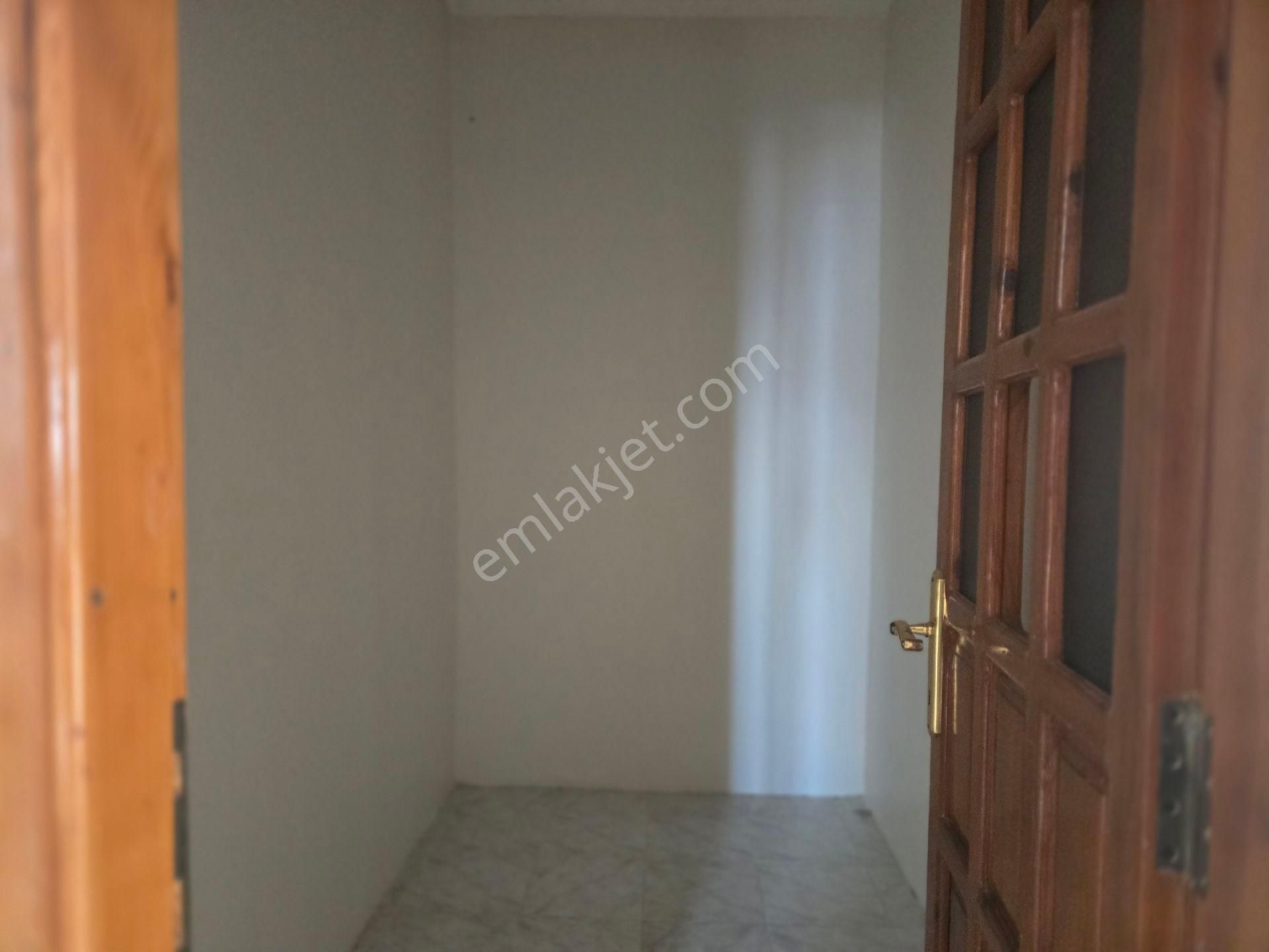 Niğde Bor Fatih Mahallesinde İçi Yapılı Temiz Satılık Klasik Daire - Görsel 19